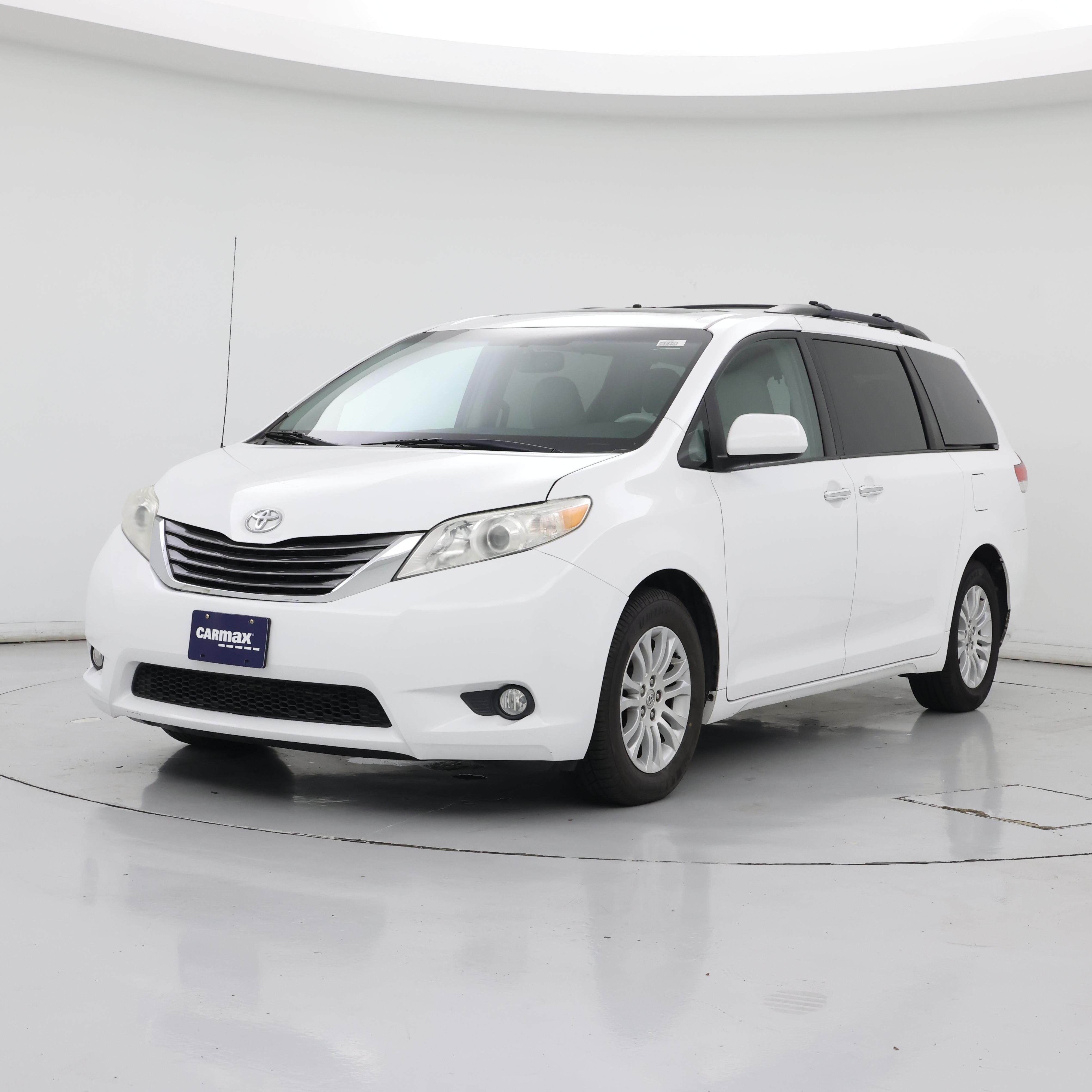 Thumbnail: 2014 Toyota Sienna - 4
