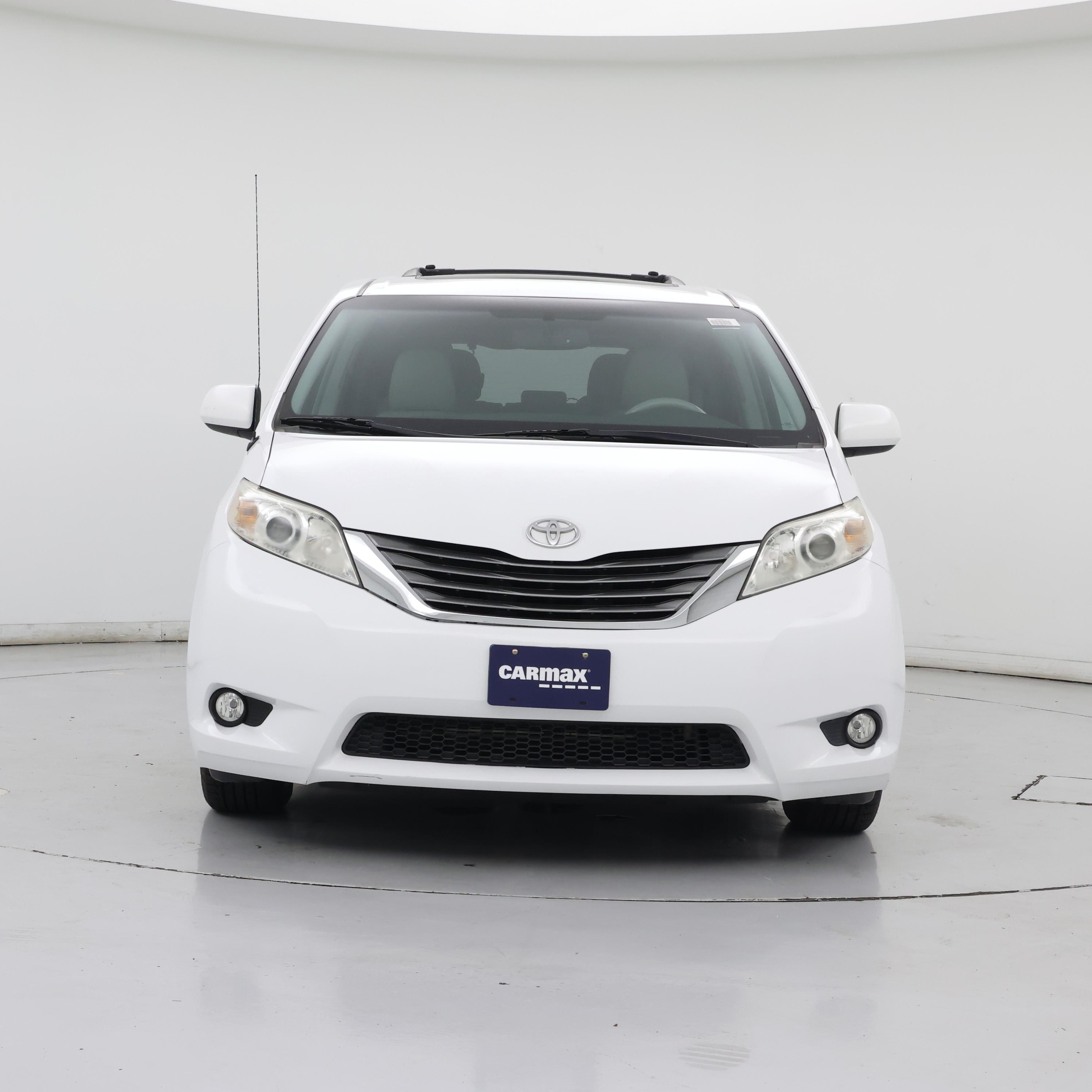 Thumbnail: 2014 Toyota Sienna - 5