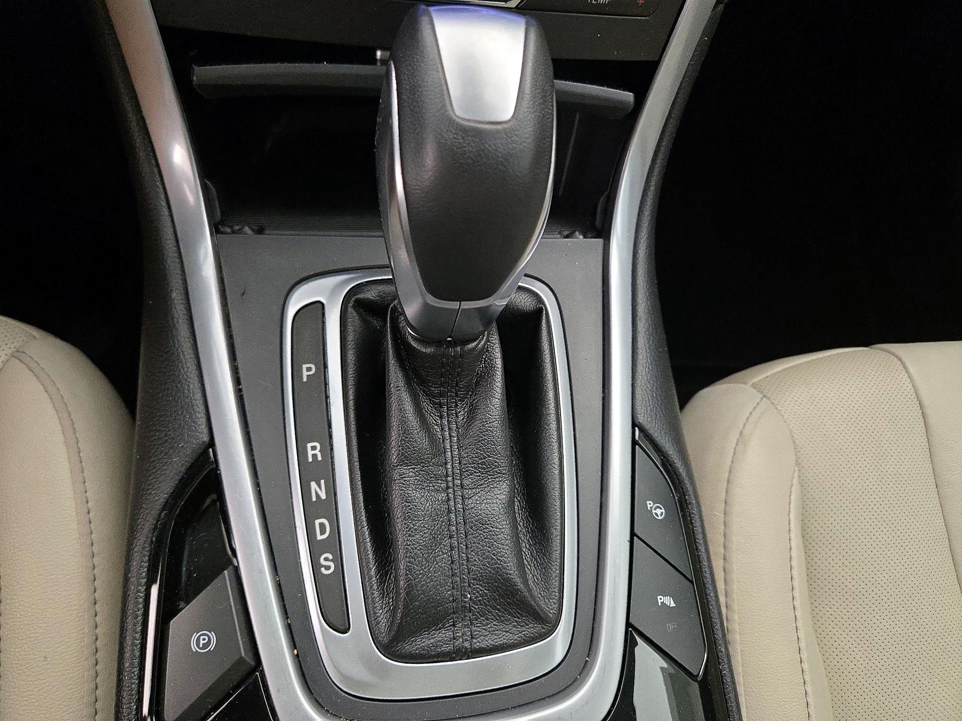 Thumbnail: 2018 Ford Edge - 18