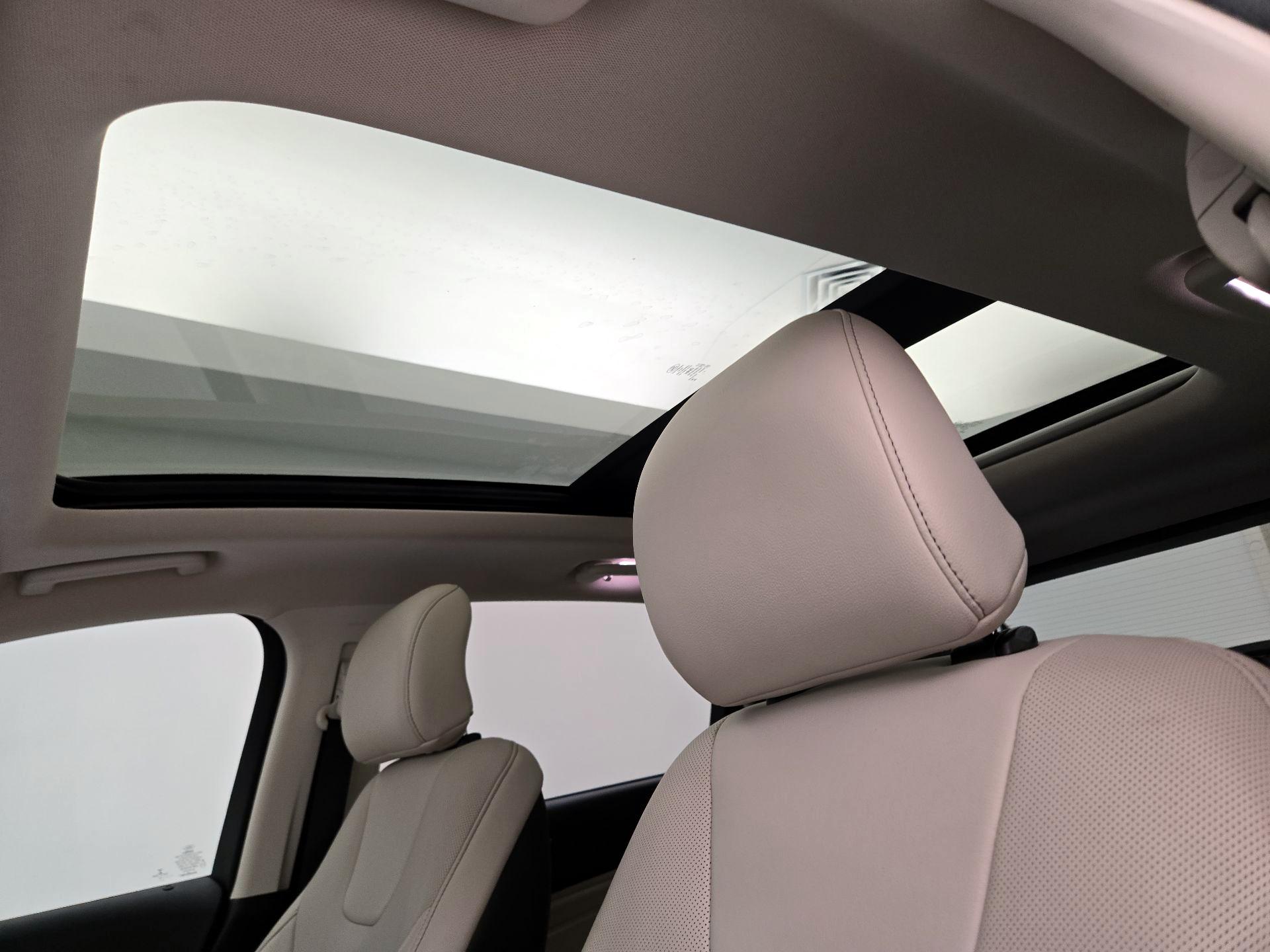 Thumbnail: 2018 Ford Edge - 20