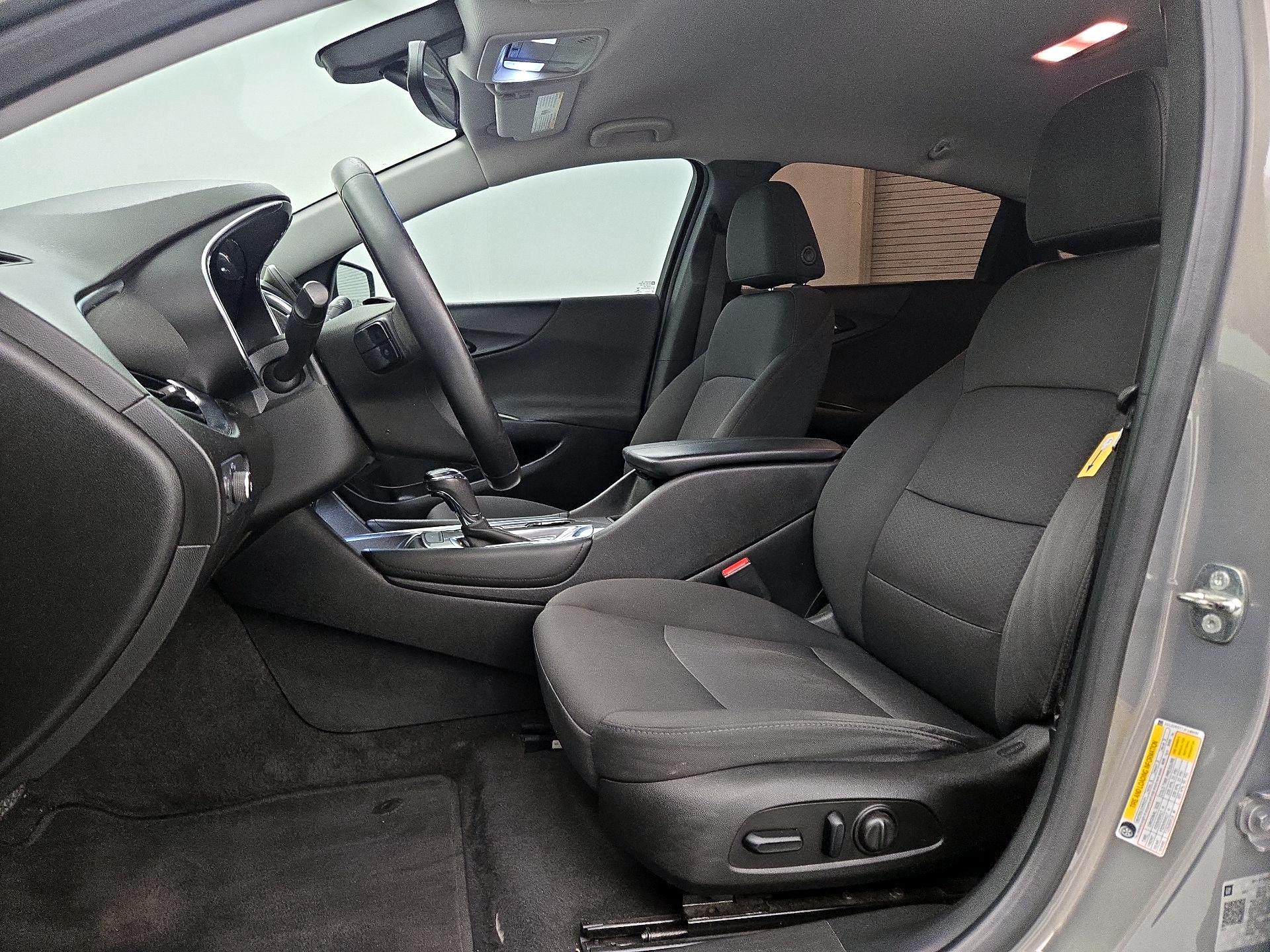 Thumbnail: 2018 Chevrolet Malibu - 11