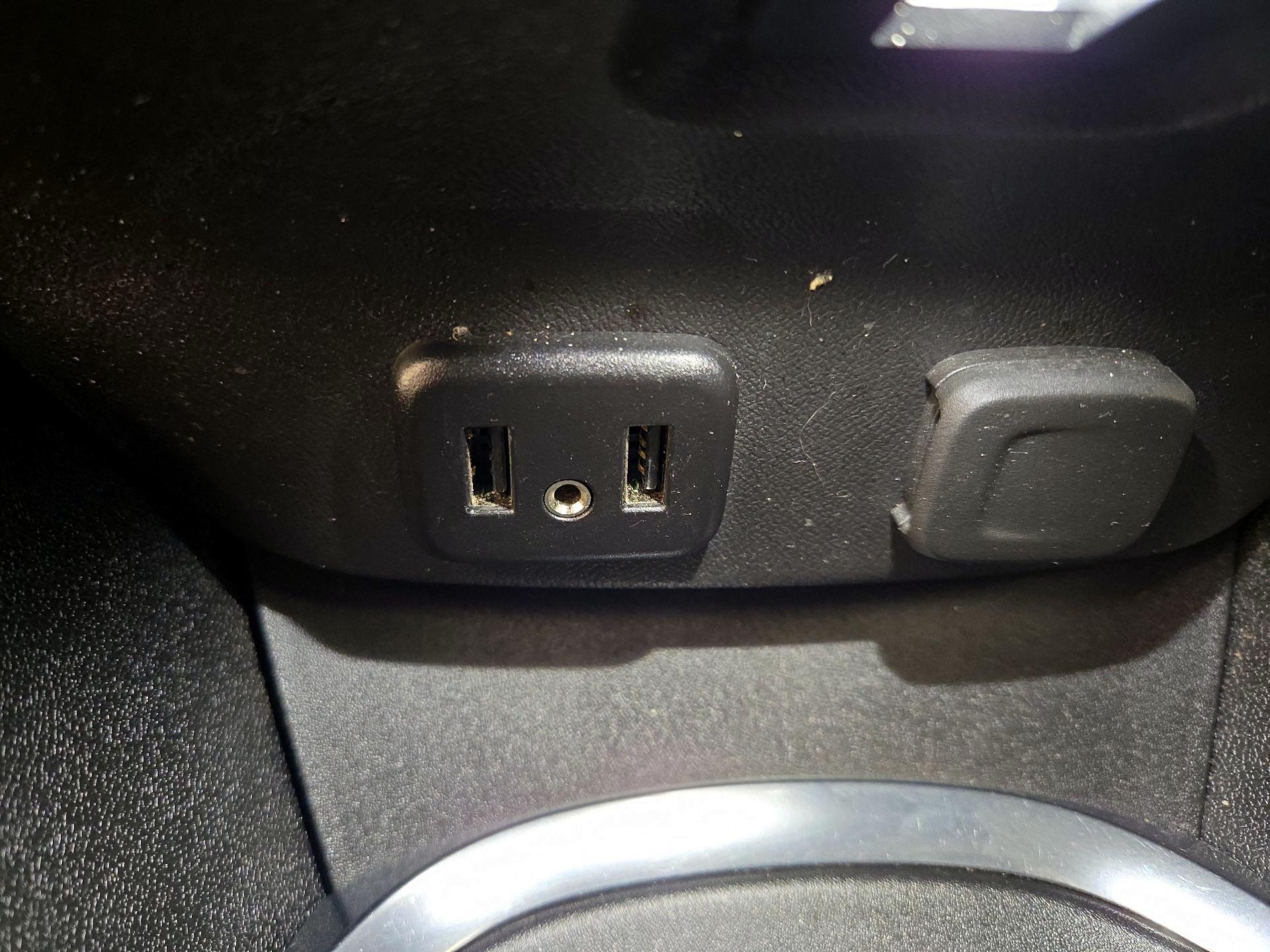 Thumbnail: 2018 Chevrolet Malibu - 18