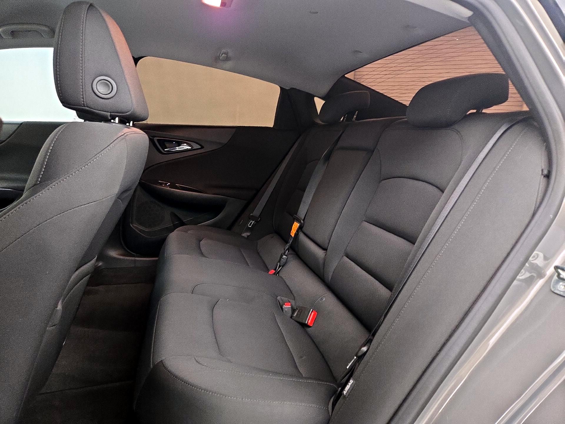 Thumbnail: 2018 Chevrolet Malibu - 19