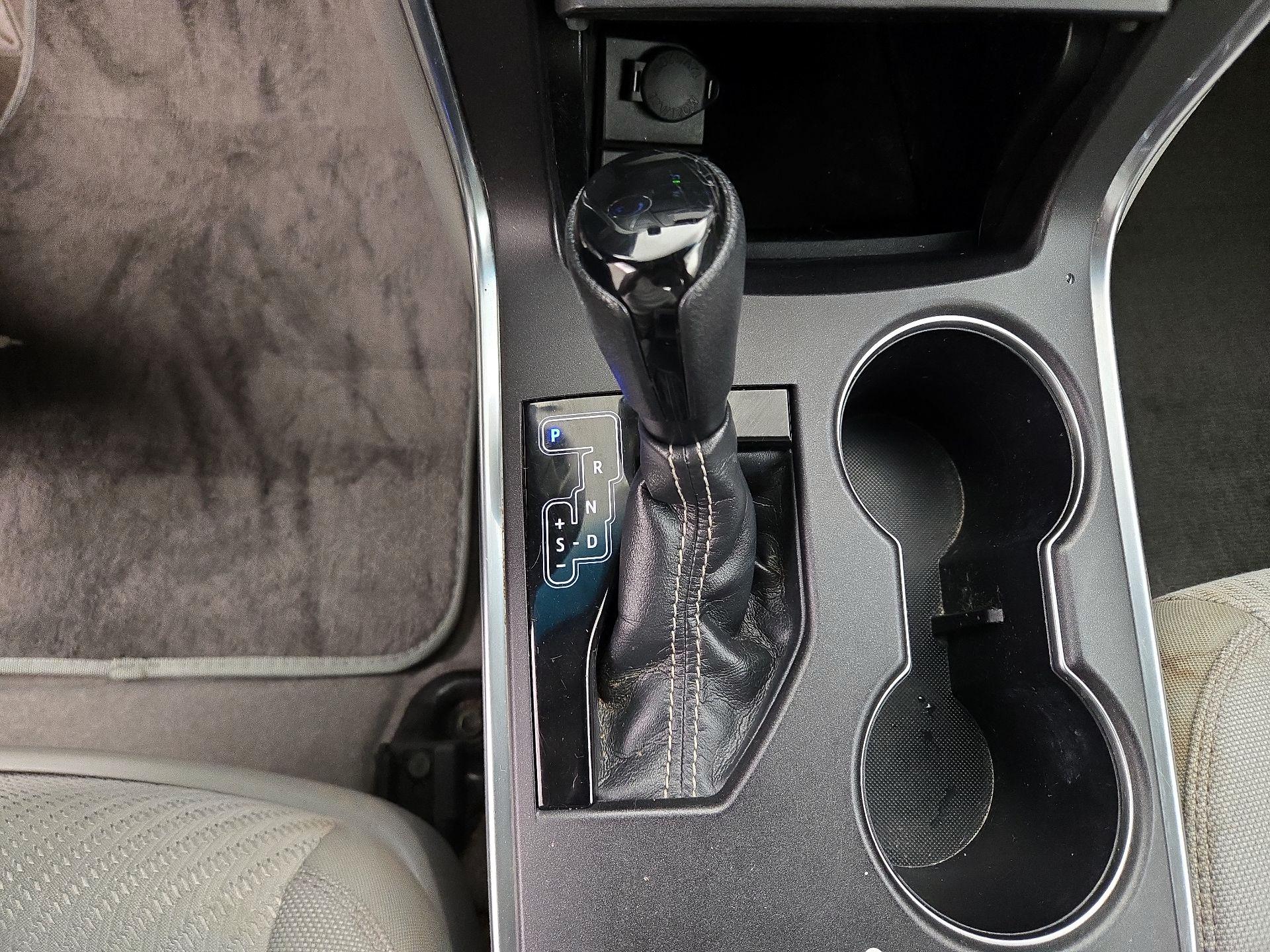 Thumbnail: 2016 Toyota Camry - 17