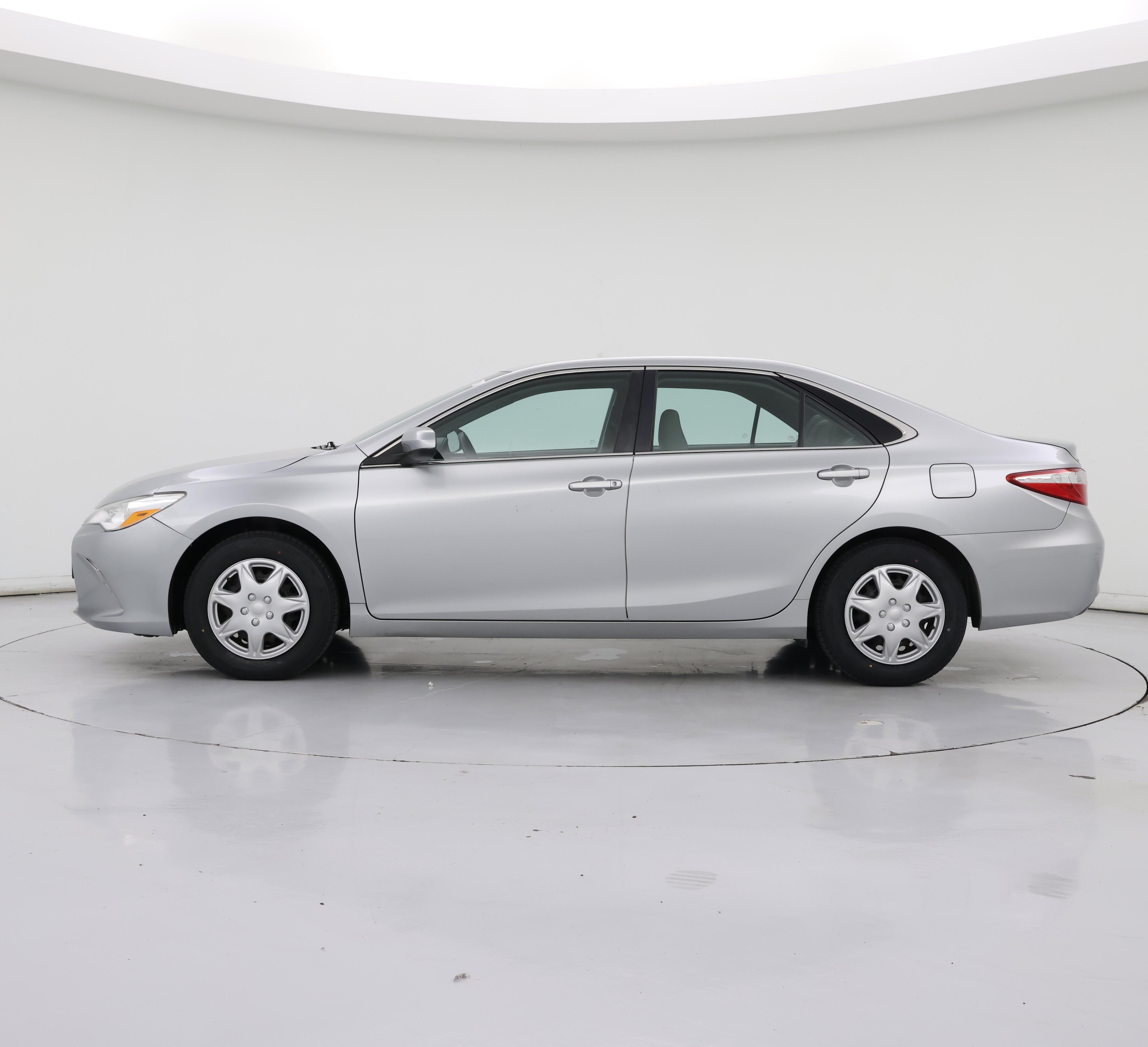 Thumbnail: 2016 Toyota Camry - 3