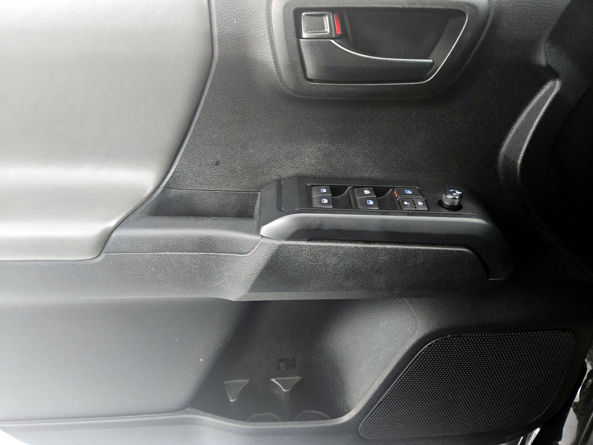 Thumbnail: 2021 Toyota Tacoma - 12