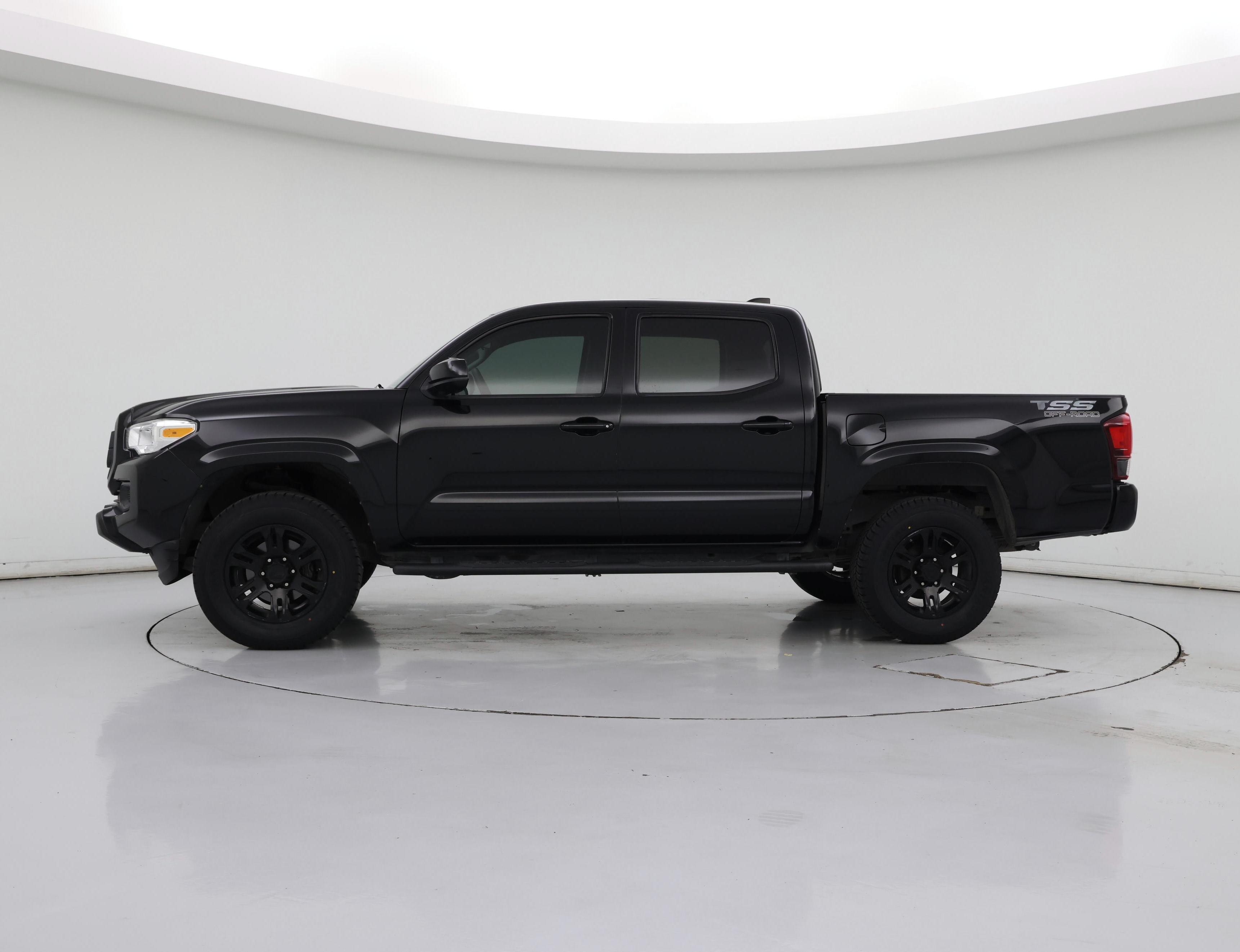Thumbnail: 2021 Toyota Tacoma - 3