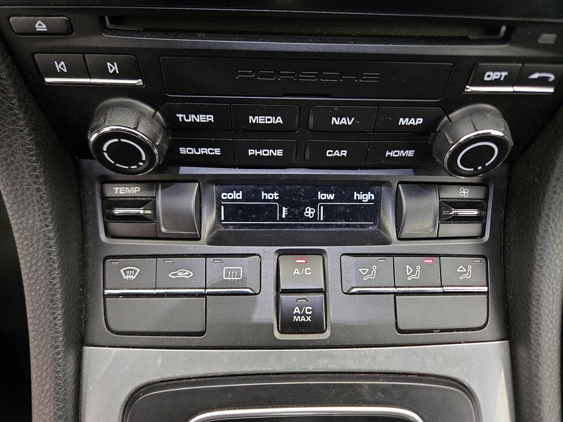 Thumbnail: 2018 Porsche 718 Boxster - 16