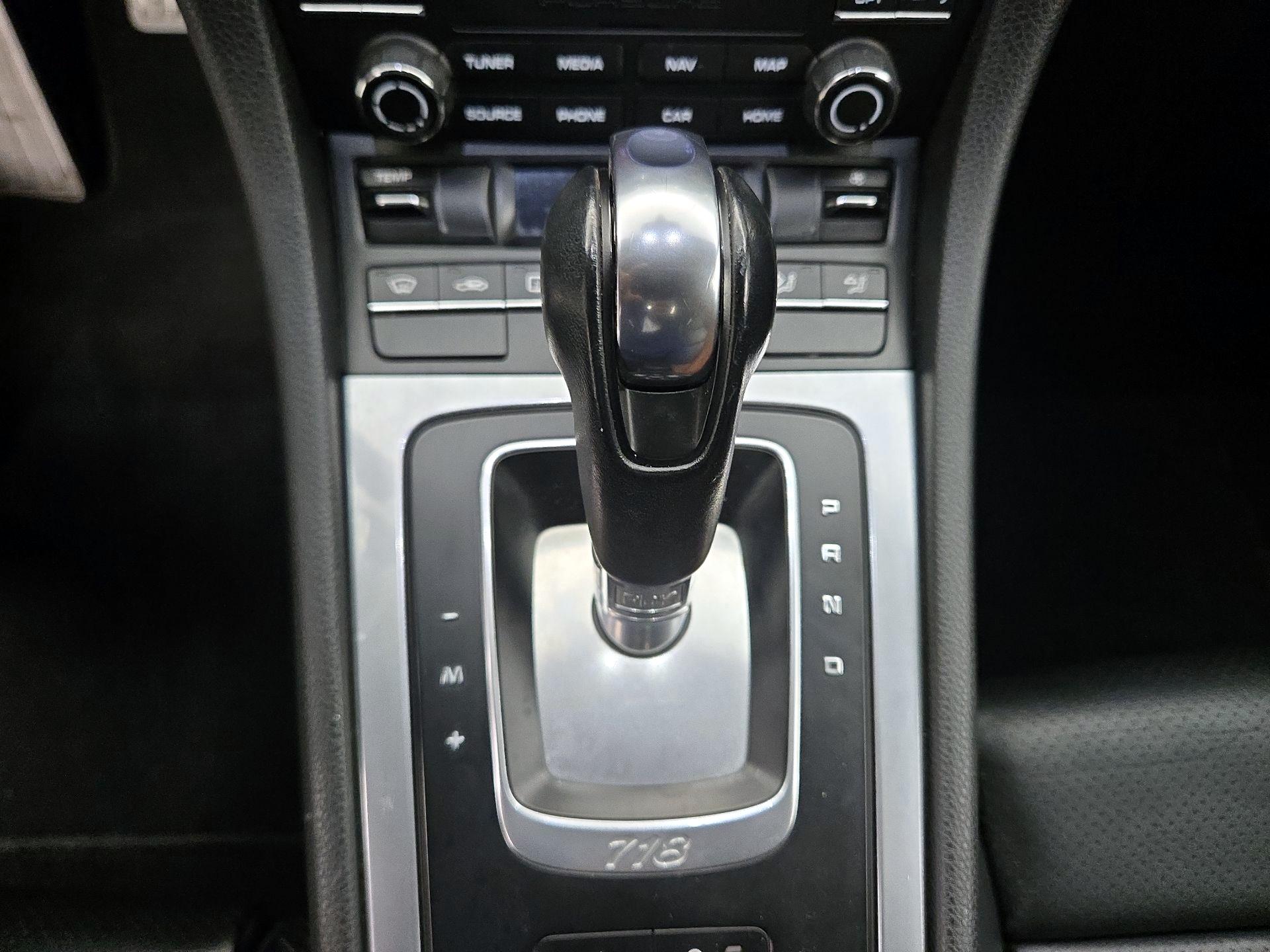 Thumbnail: 2018 Porsche 718 Boxster - 17