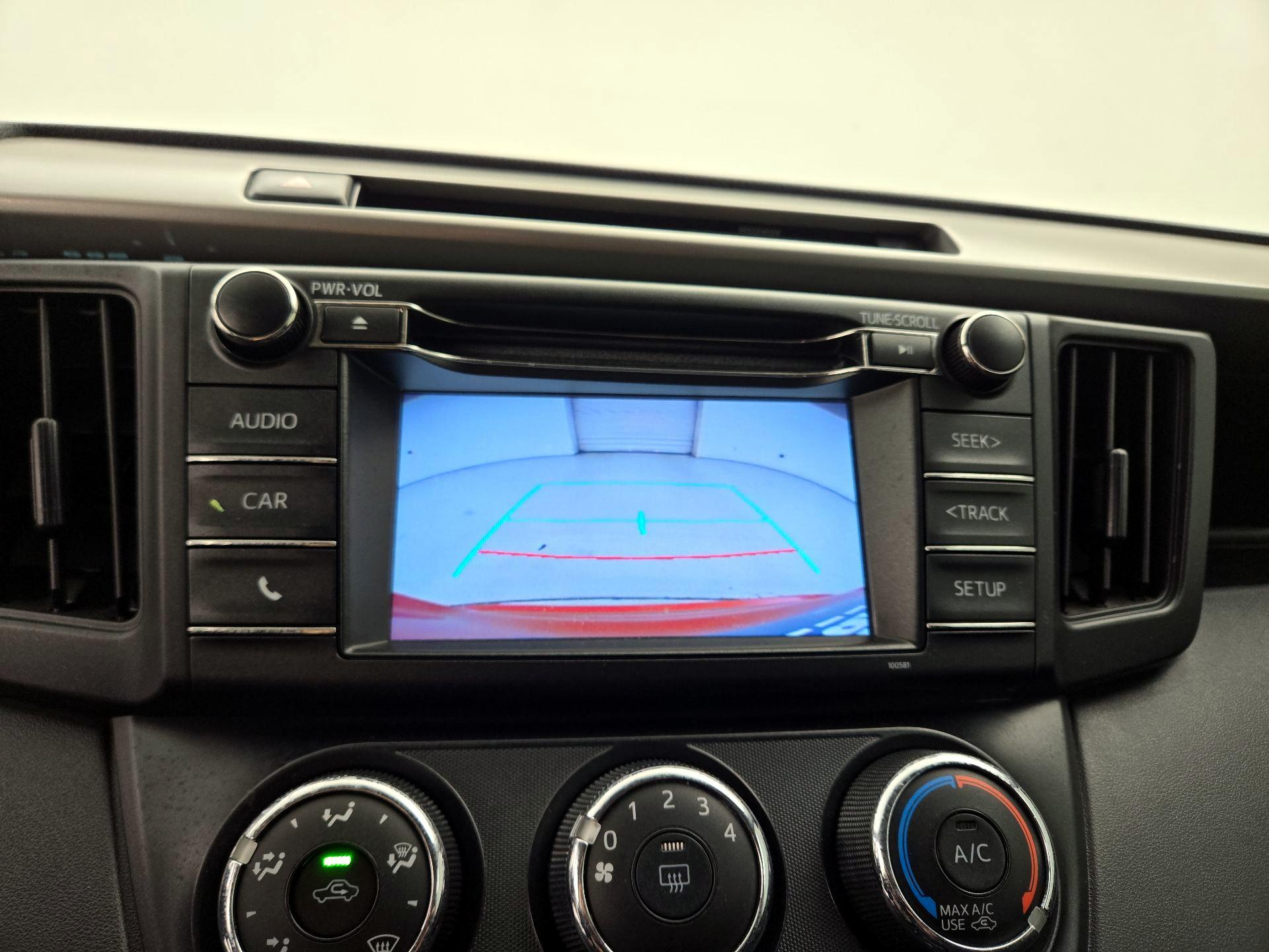 Thumbnail: 2016 Toyota RAV4 - 14