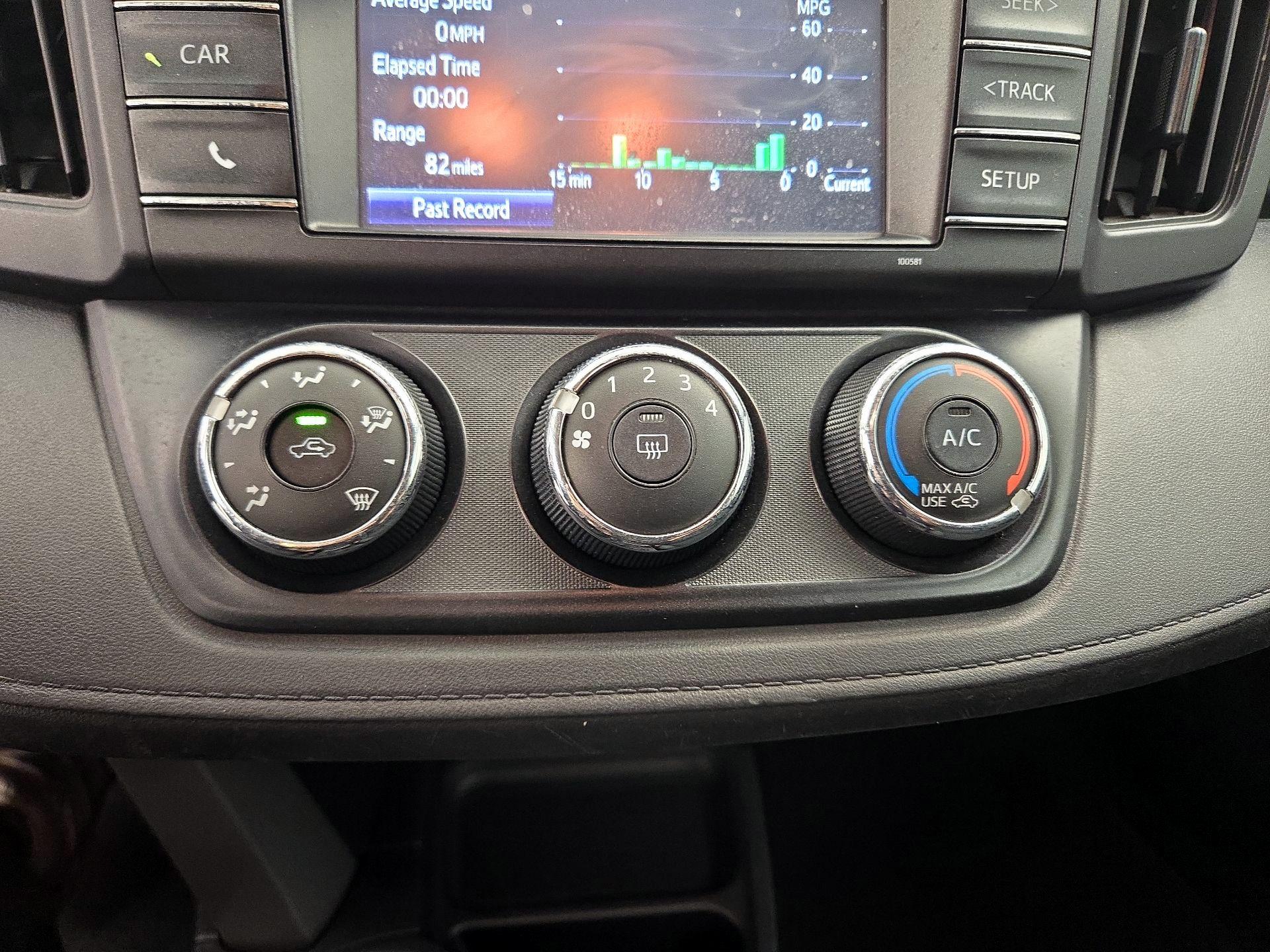 Thumbnail: 2016 Toyota RAV4 - 16