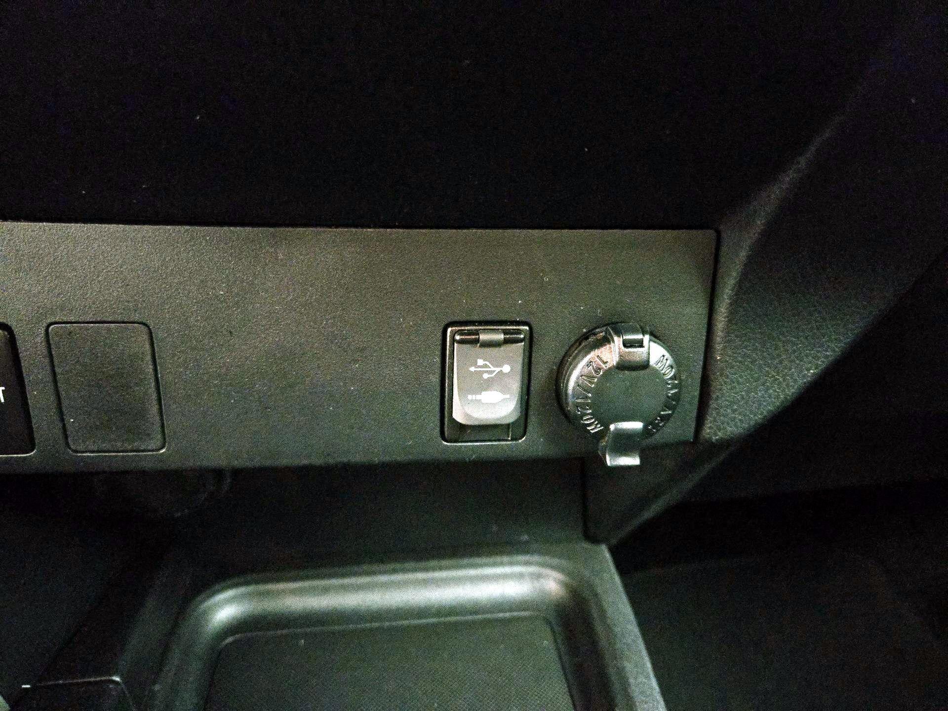 Thumbnail: 2016 Toyota RAV4 - 18