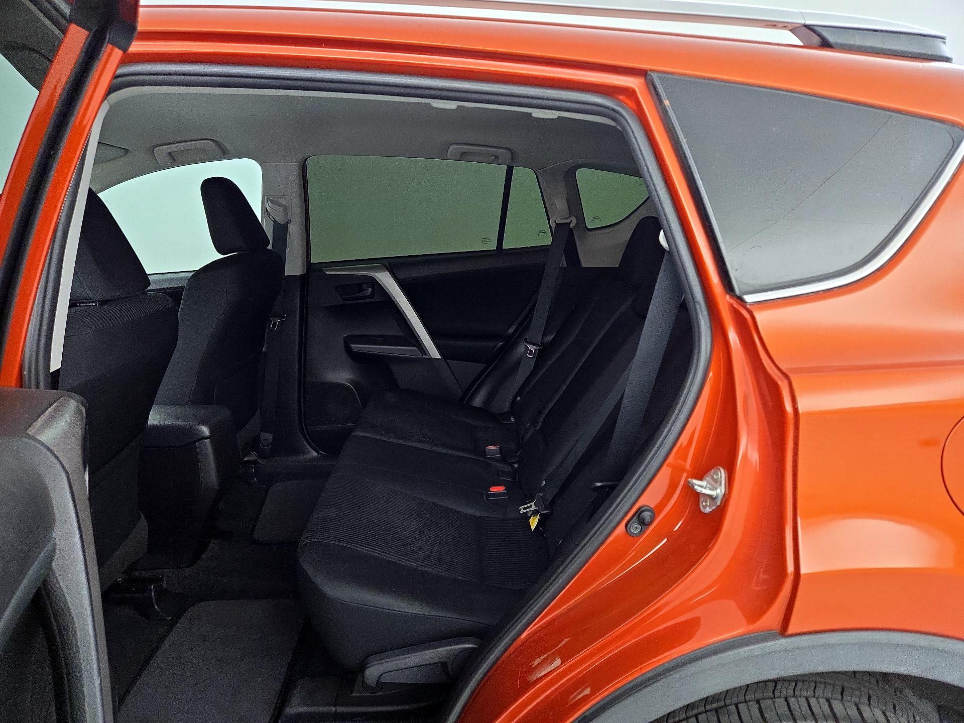 Thumbnail: 2016 Toyota RAV4 - 19