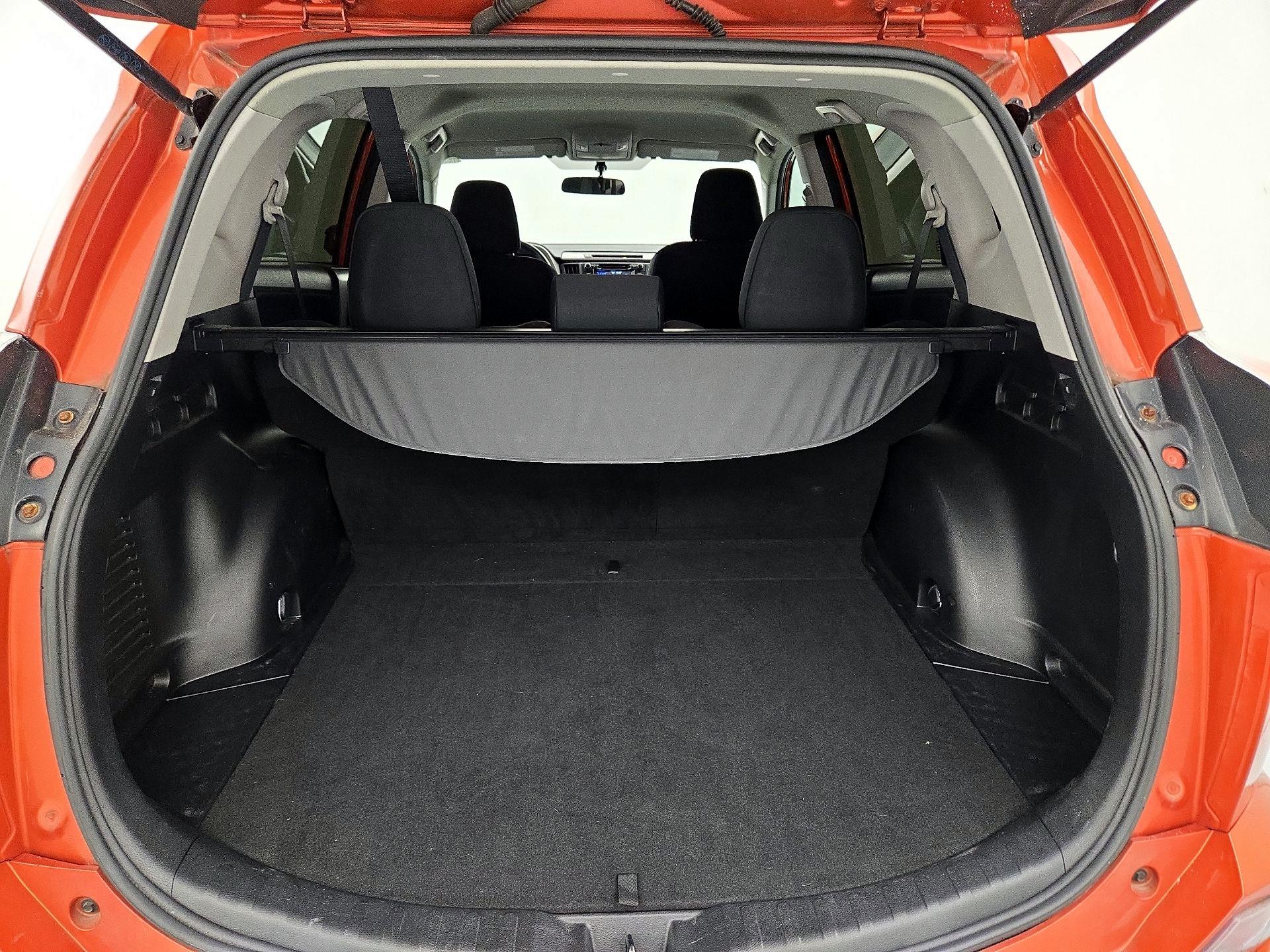 Thumbnail: 2016 Toyota RAV4 - 20