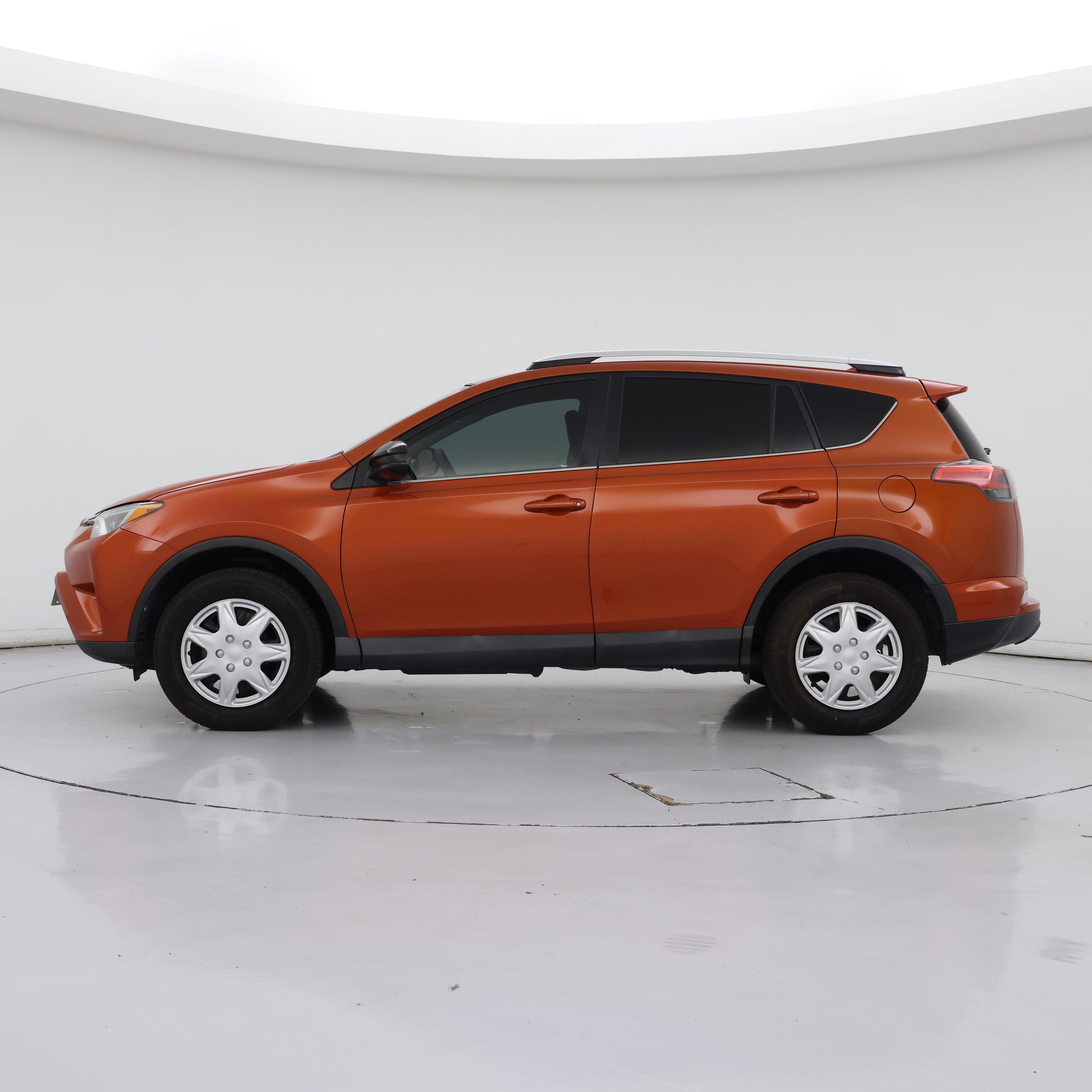 Thumbnail: 2016 Toyota RAV4 - 3