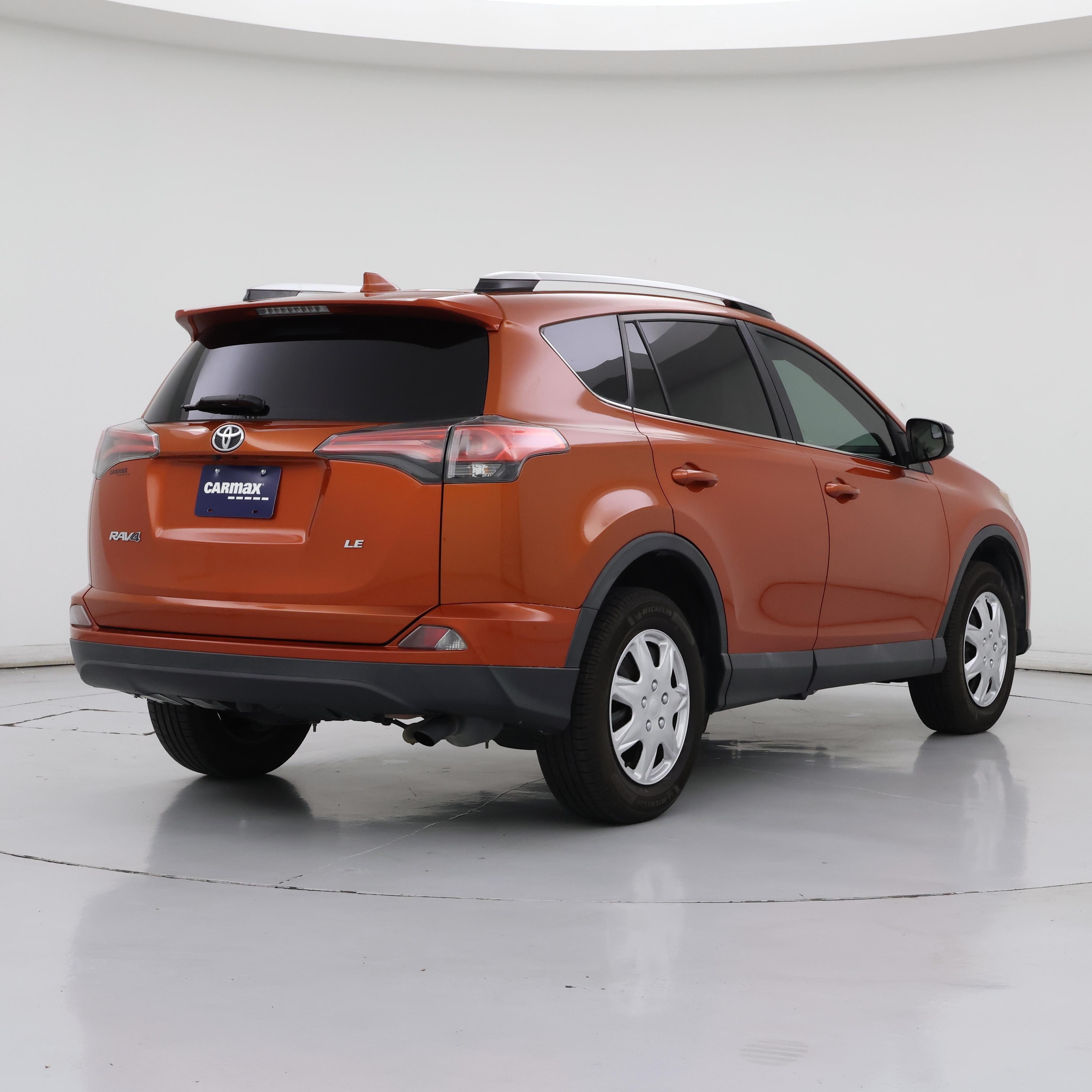 Thumbnail: 2016 Toyota RAV4 - 8