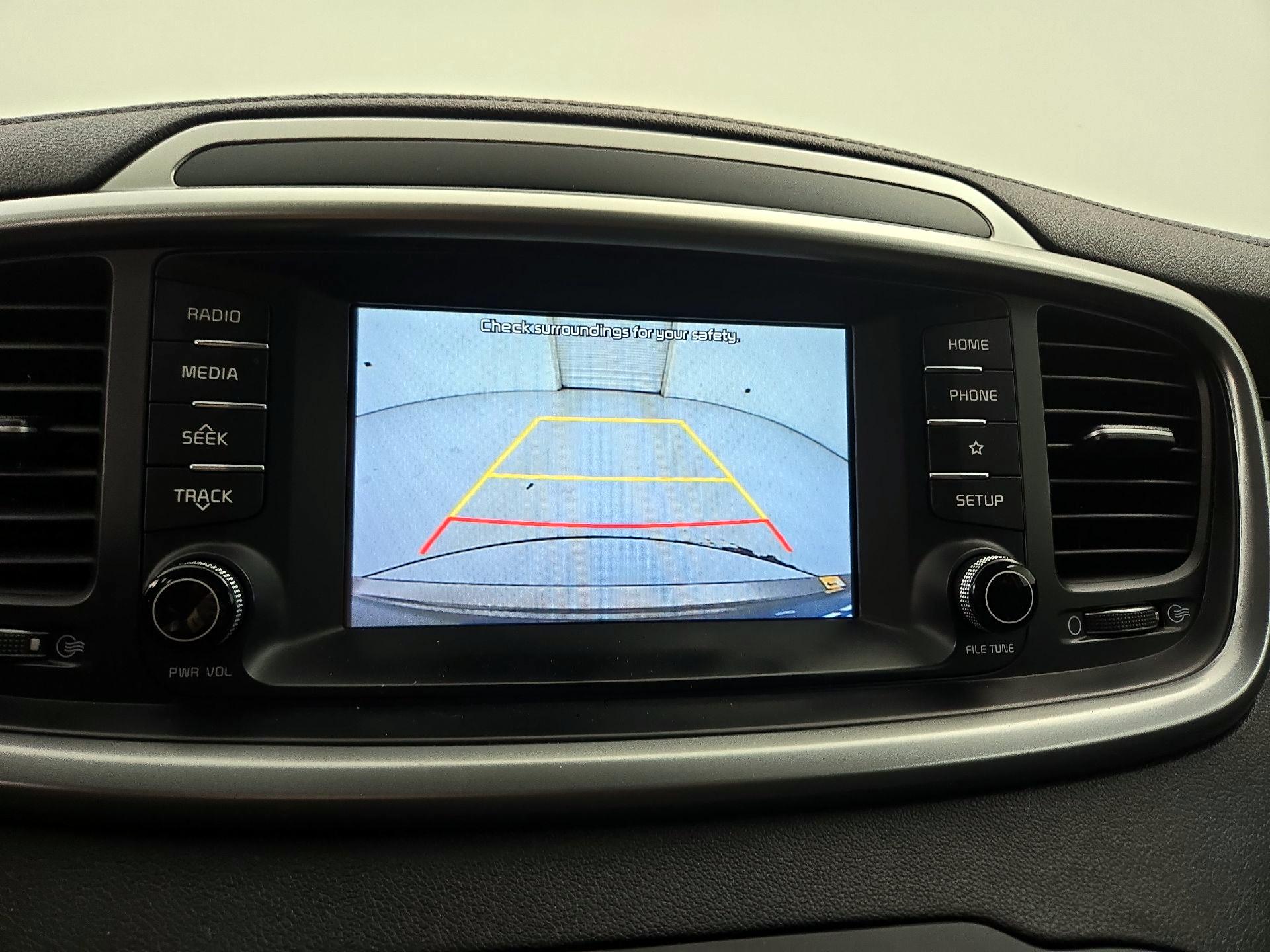 Thumbnail: 2019 Kia Sorento - 14