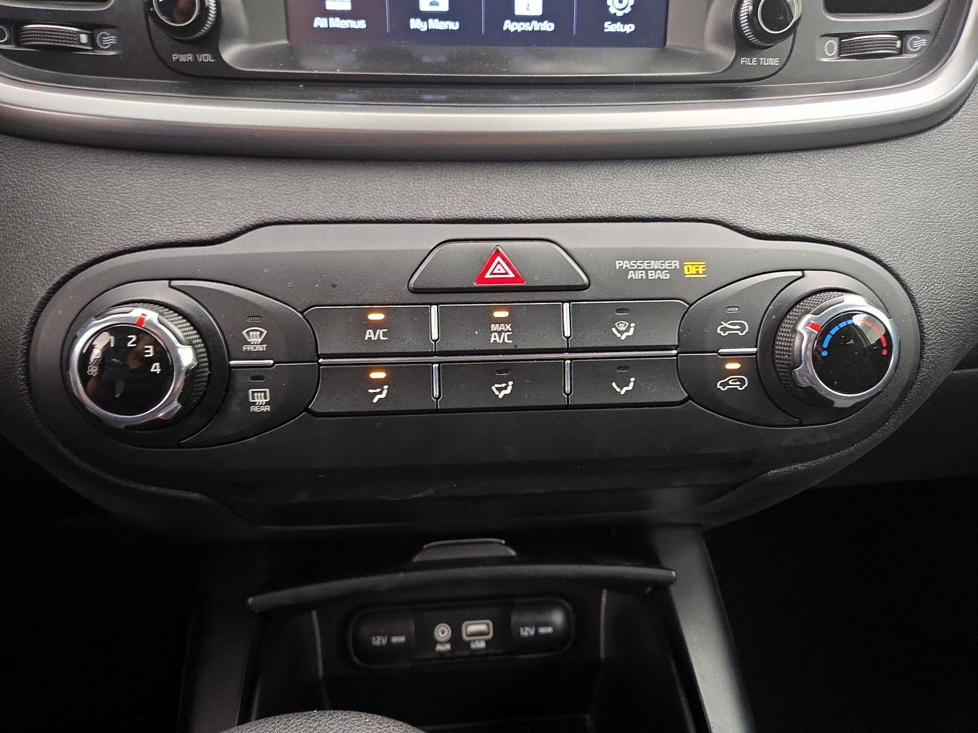 Thumbnail: 2019 Kia Sorento - 16