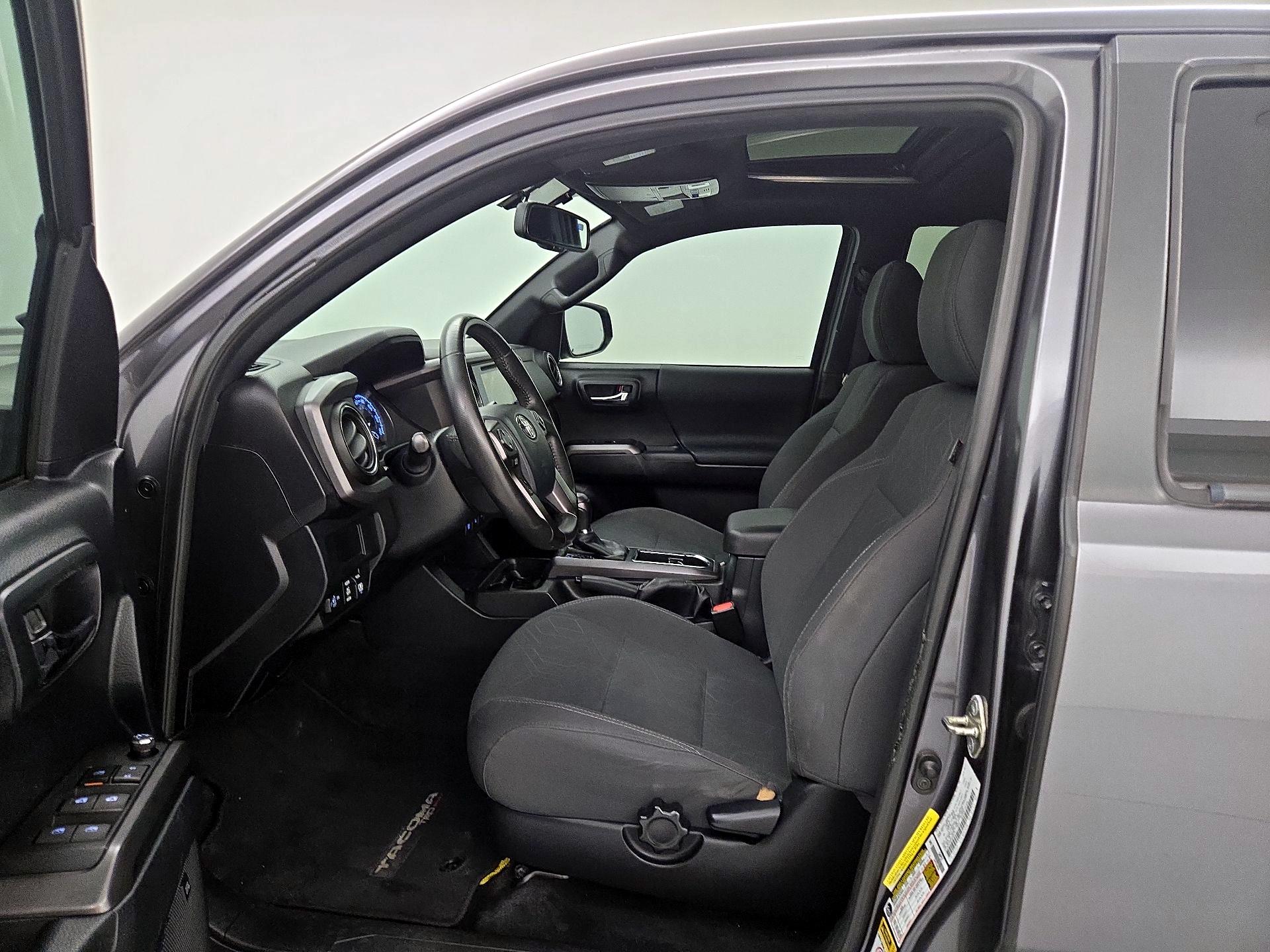 Thumbnail: 2017 Toyota Tacoma - 11