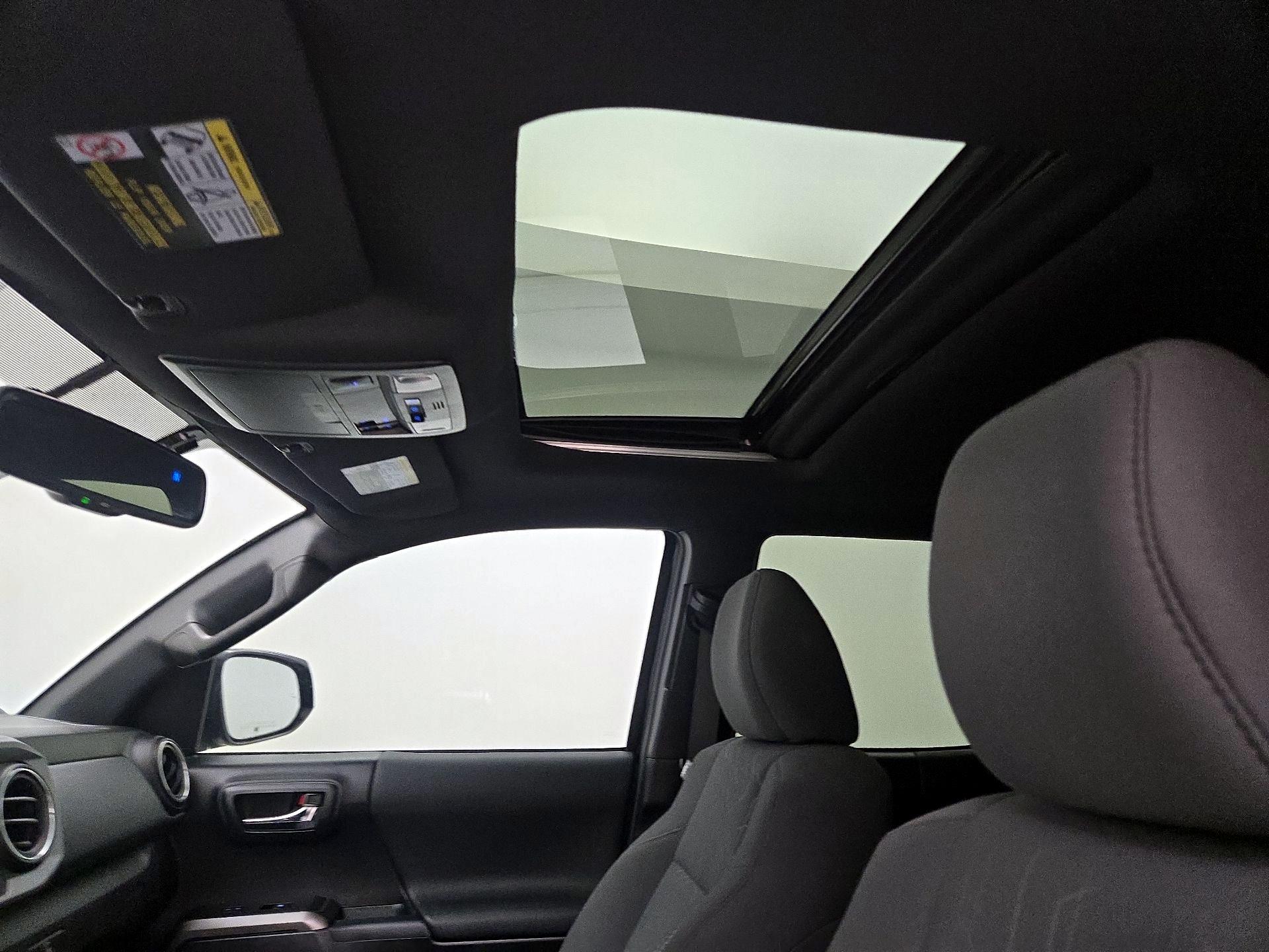 Thumbnail: 2017 Toyota Tacoma - 20