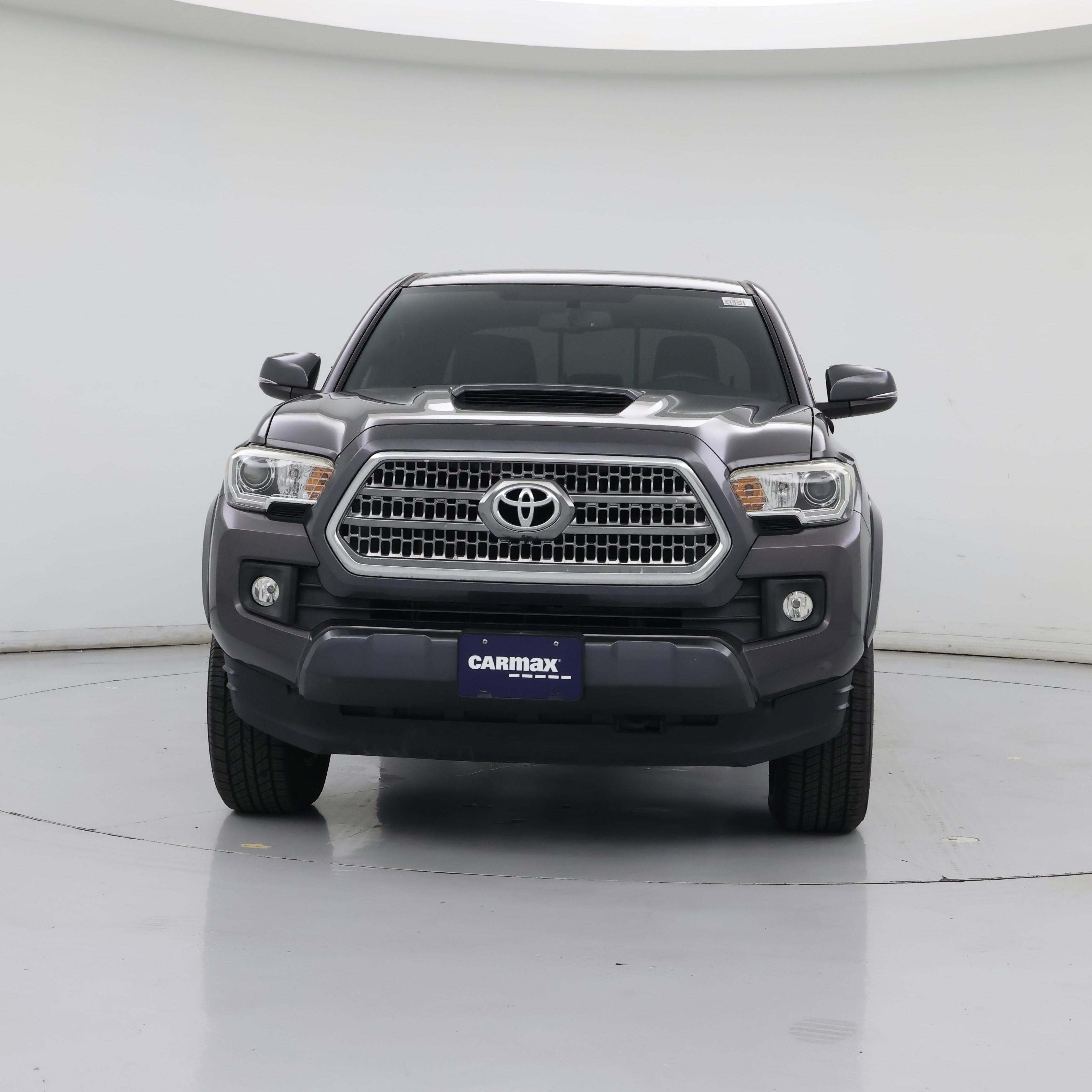 Thumbnail: 2017 Toyota Tacoma - 5