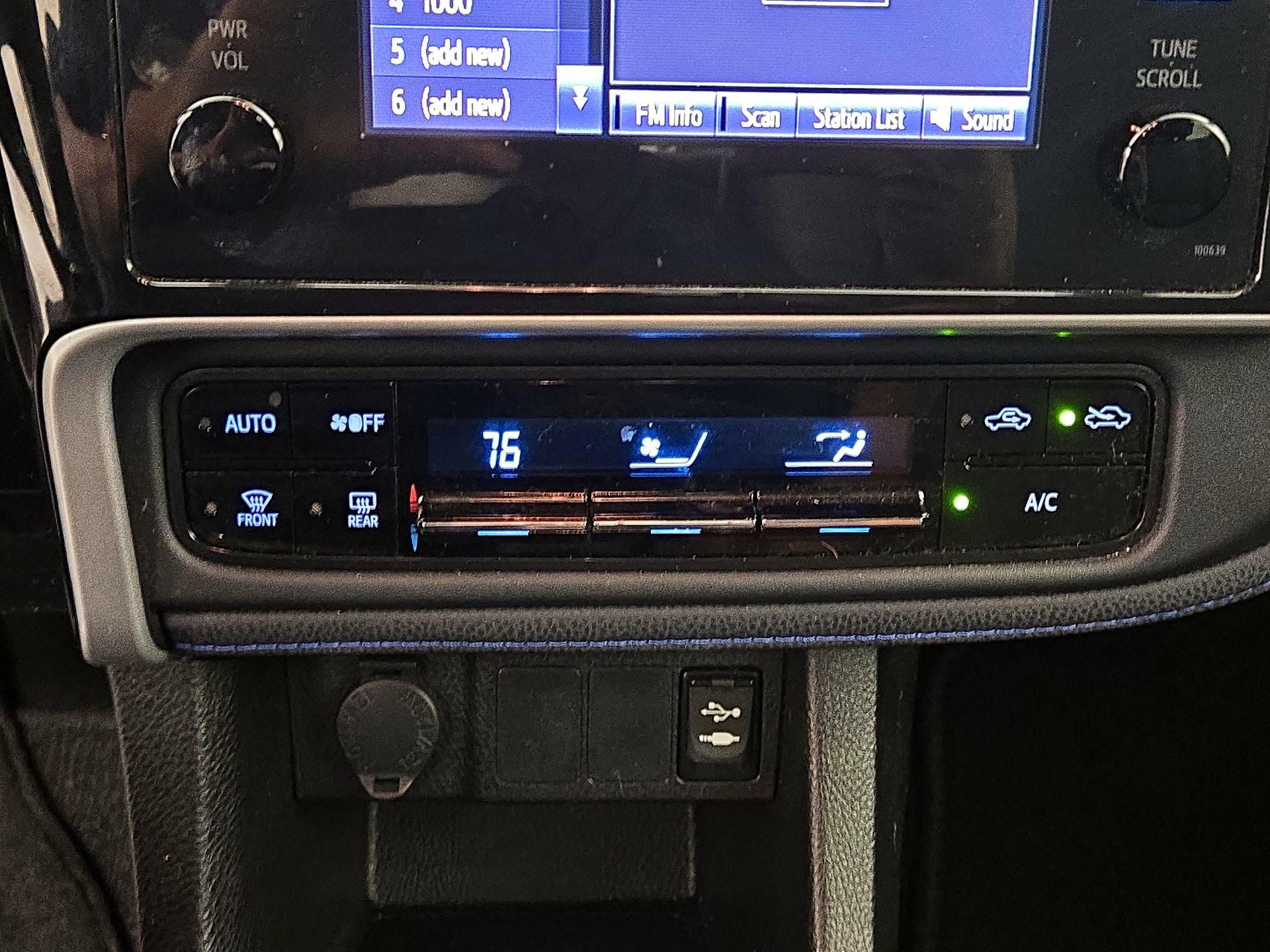 Thumbnail: 2019 Toyota Corolla - 16