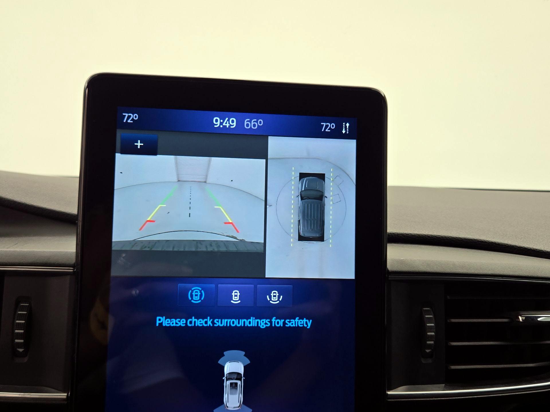 Thumbnail: 2020 Ford Explorer - 15