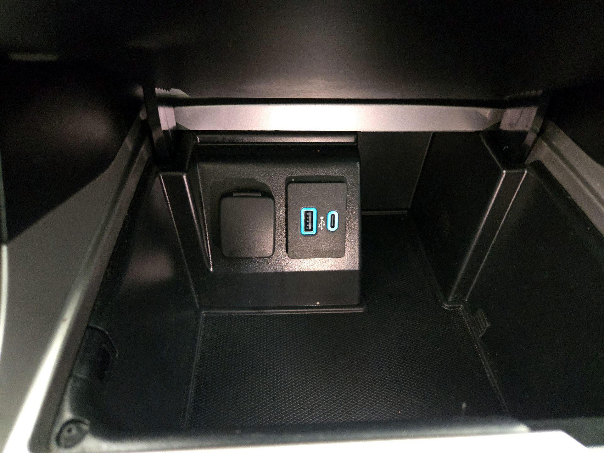 Thumbnail: 2020 Ford Explorer - 19