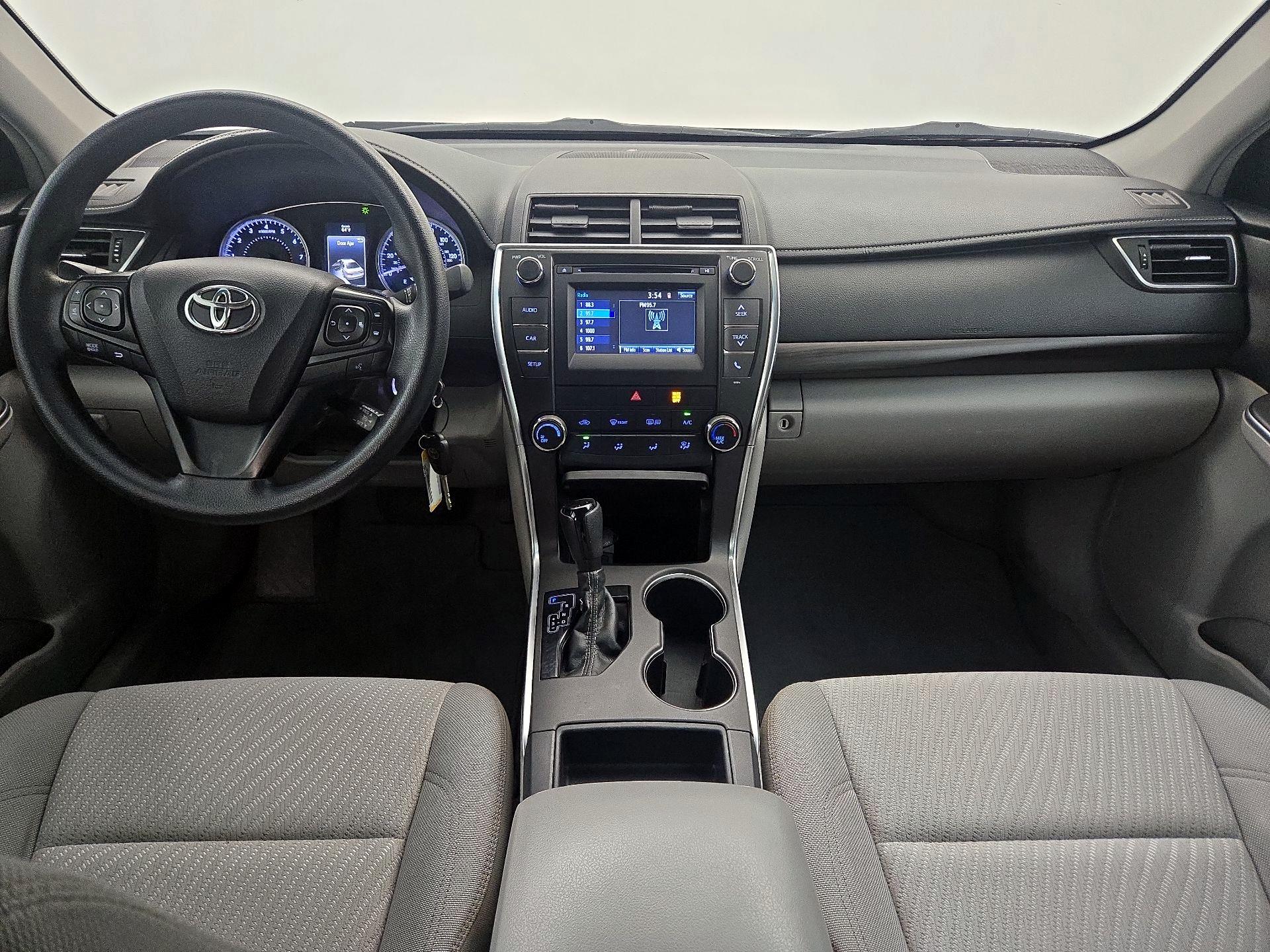 Thumbnail: 2016 Toyota Camry - 9