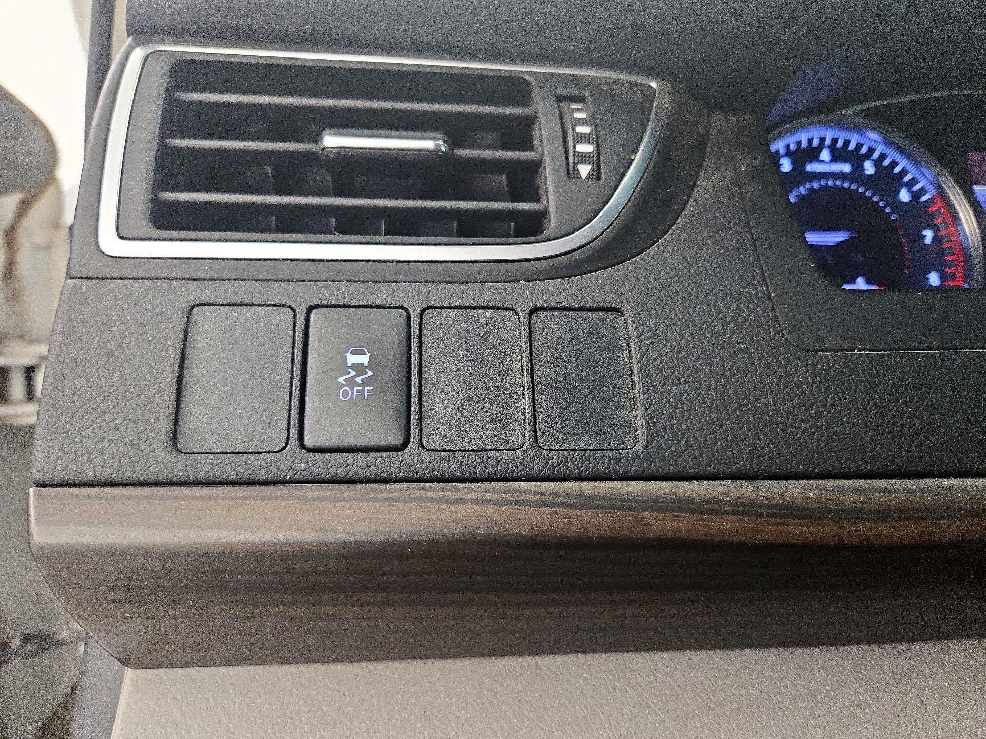 Thumbnail: 2016 Toyota Camry - 13