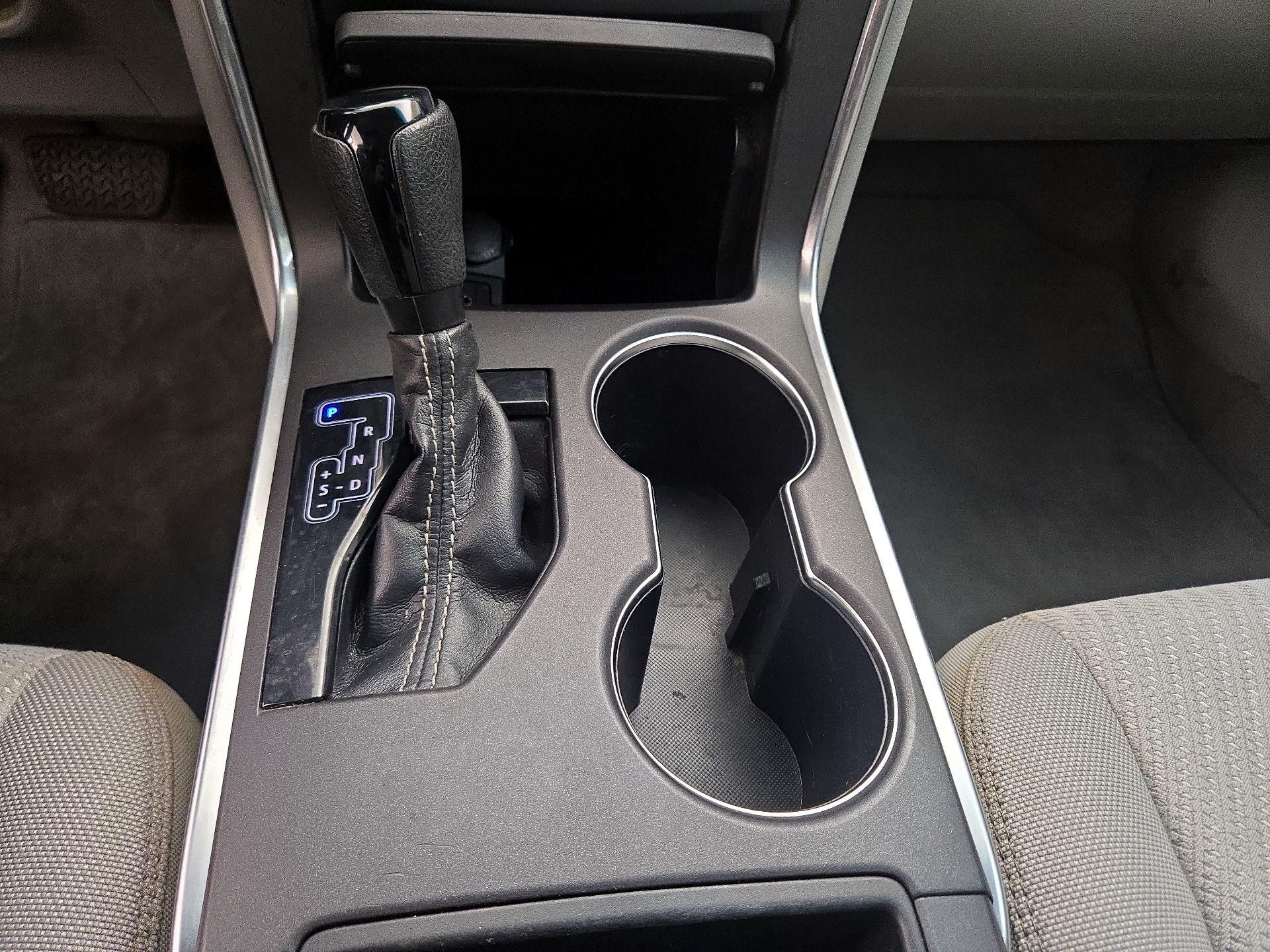 Thumbnail: 2016 Toyota Camry - 17