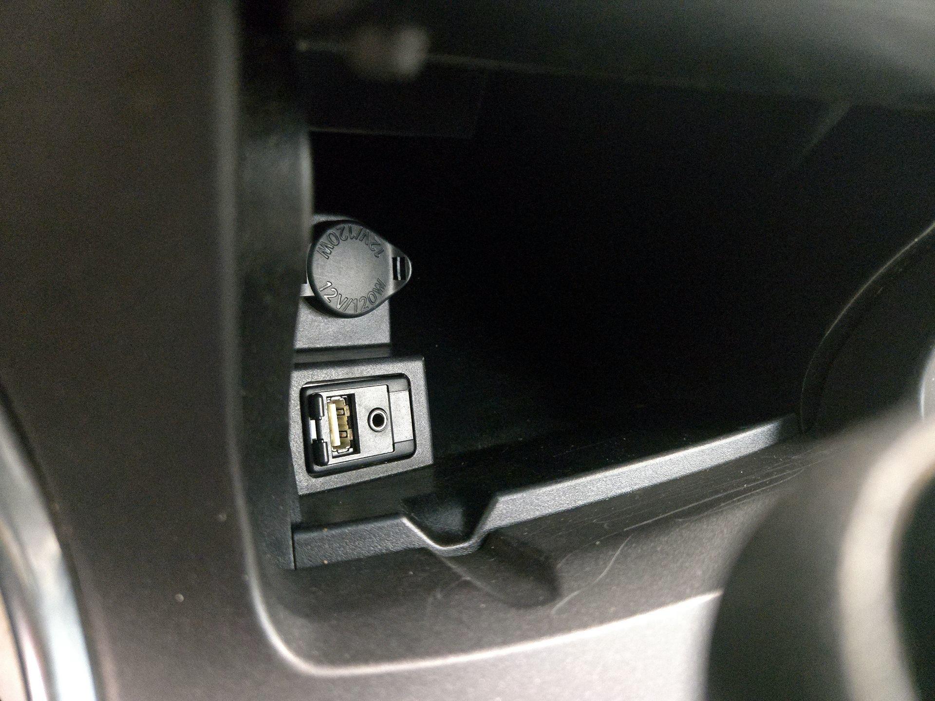 Thumbnail: 2016 Toyota Camry - 18