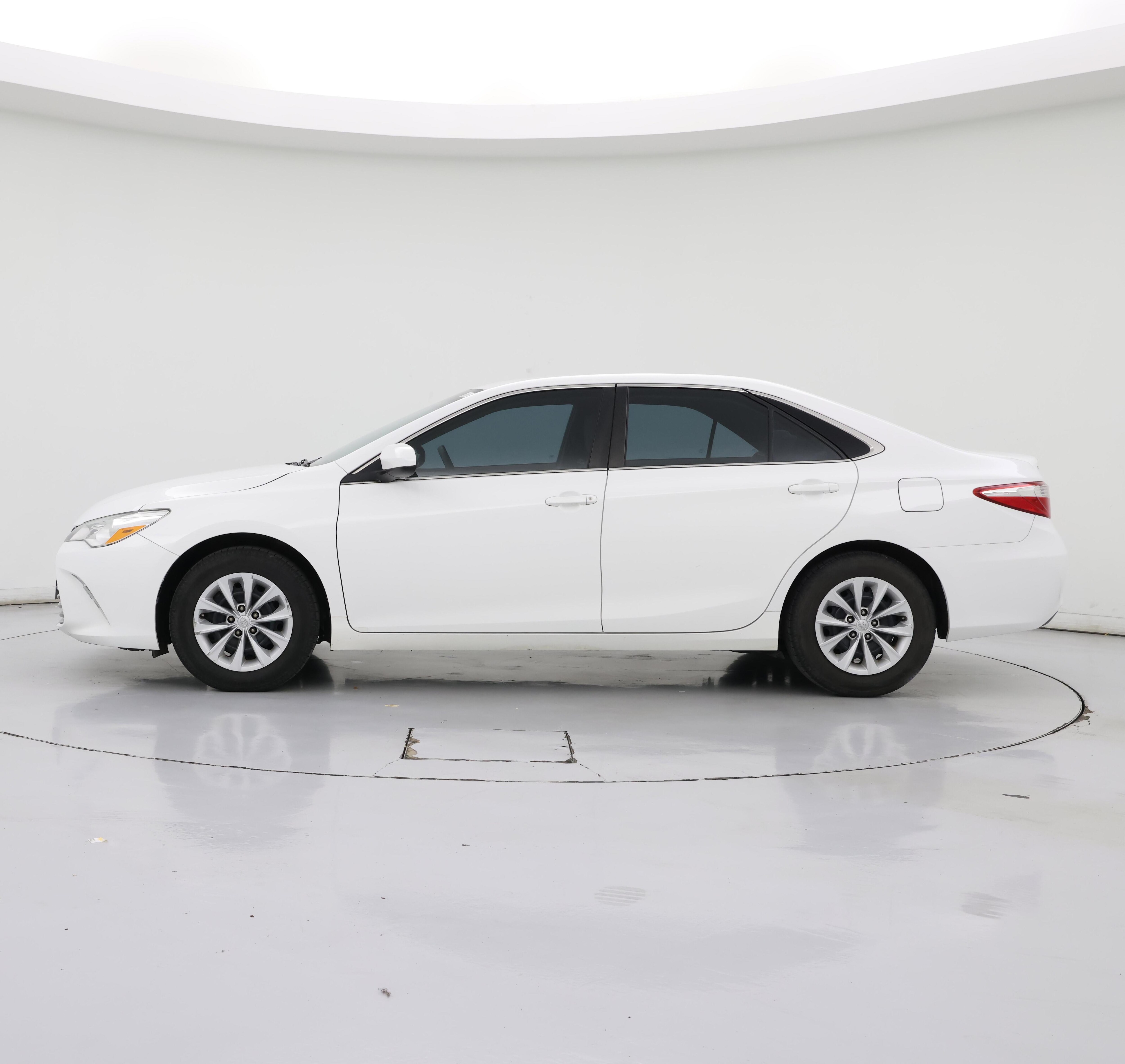 Thumbnail: 2016 Toyota Camry - 3