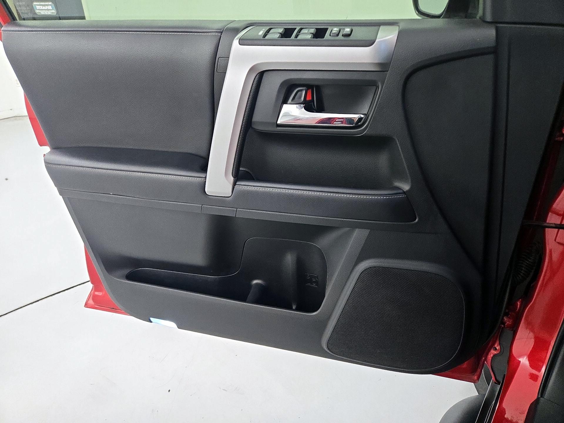 Thumbnail: 2021 Toyota 4Runner - 12