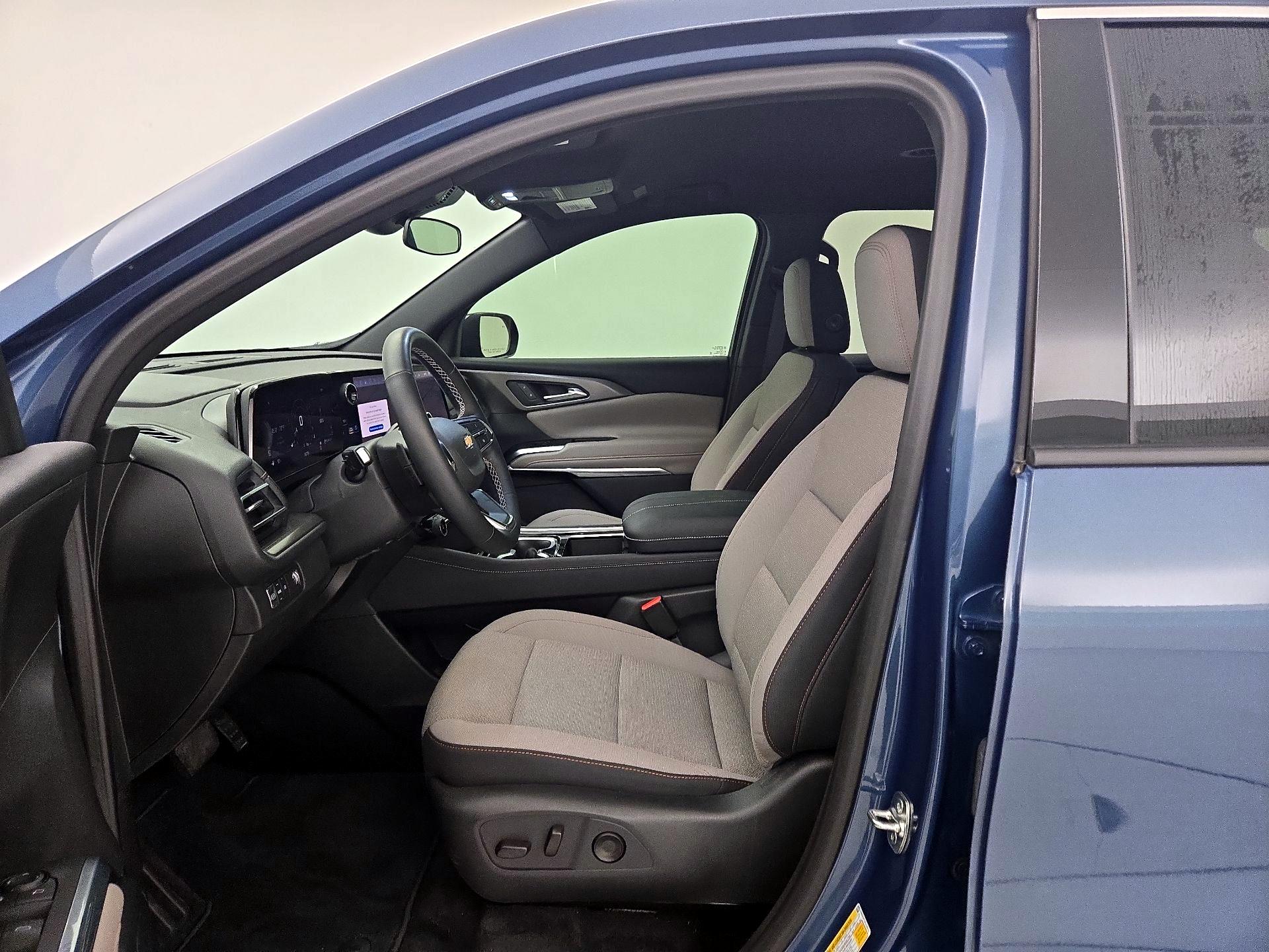 Thumbnail: 2025 Chevrolet Traverse - 11