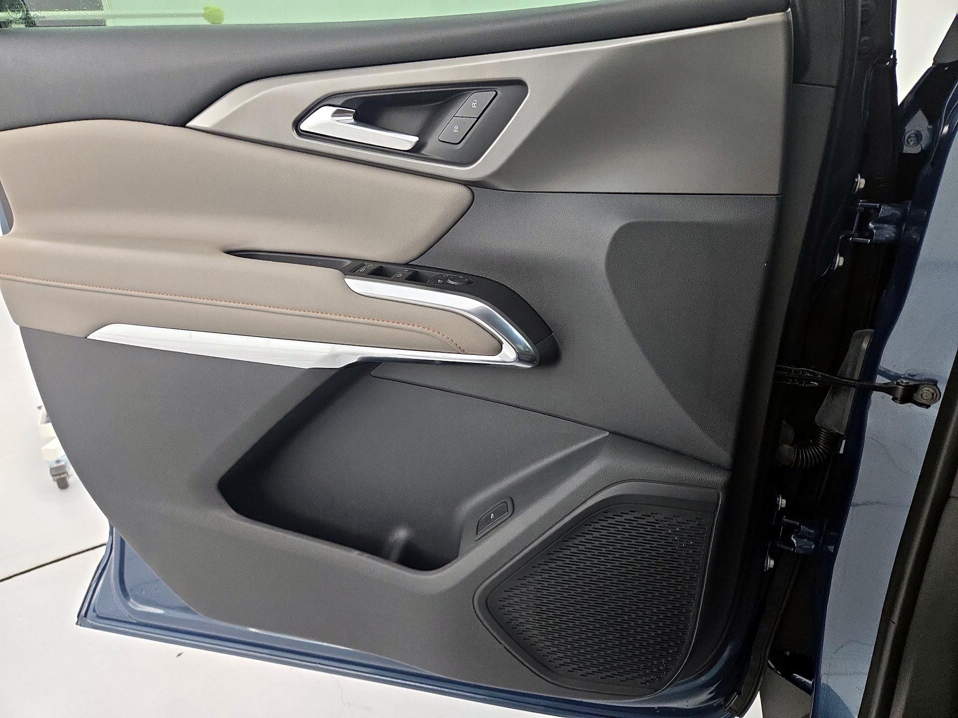 Thumbnail: 2025 Chevrolet Traverse - 12