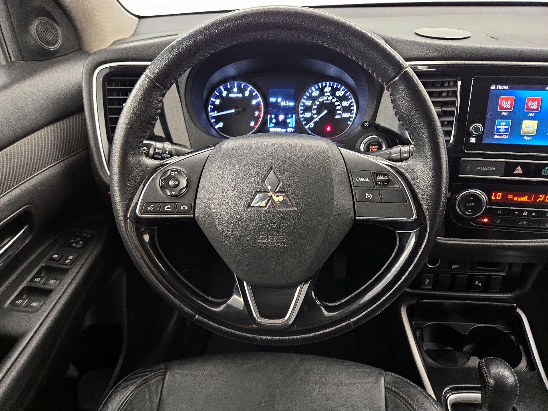 Thumbnail: 2019 Mitsubishi Outlander - 10