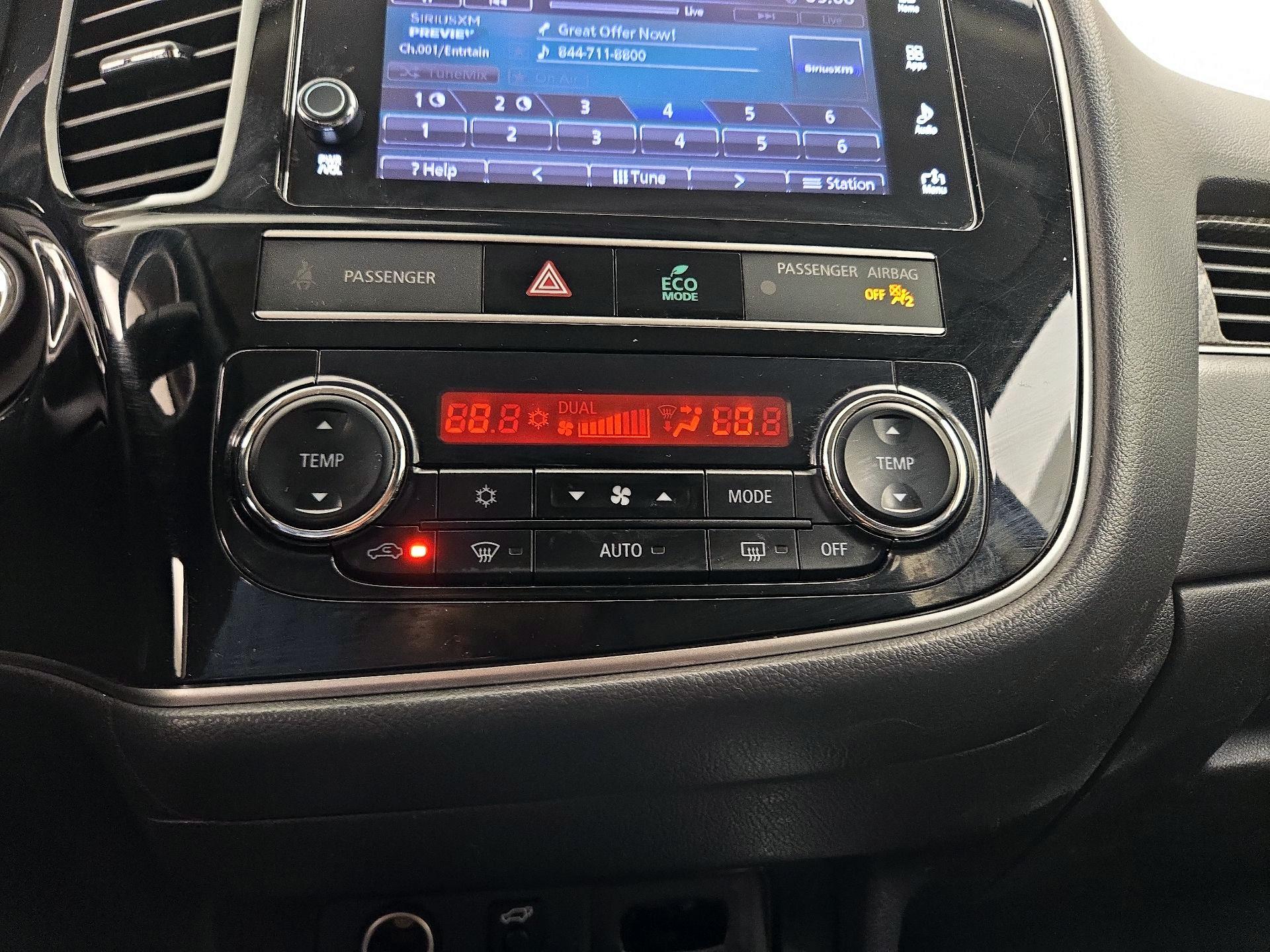 Thumbnail: 2019 Mitsubishi Outlander - 16