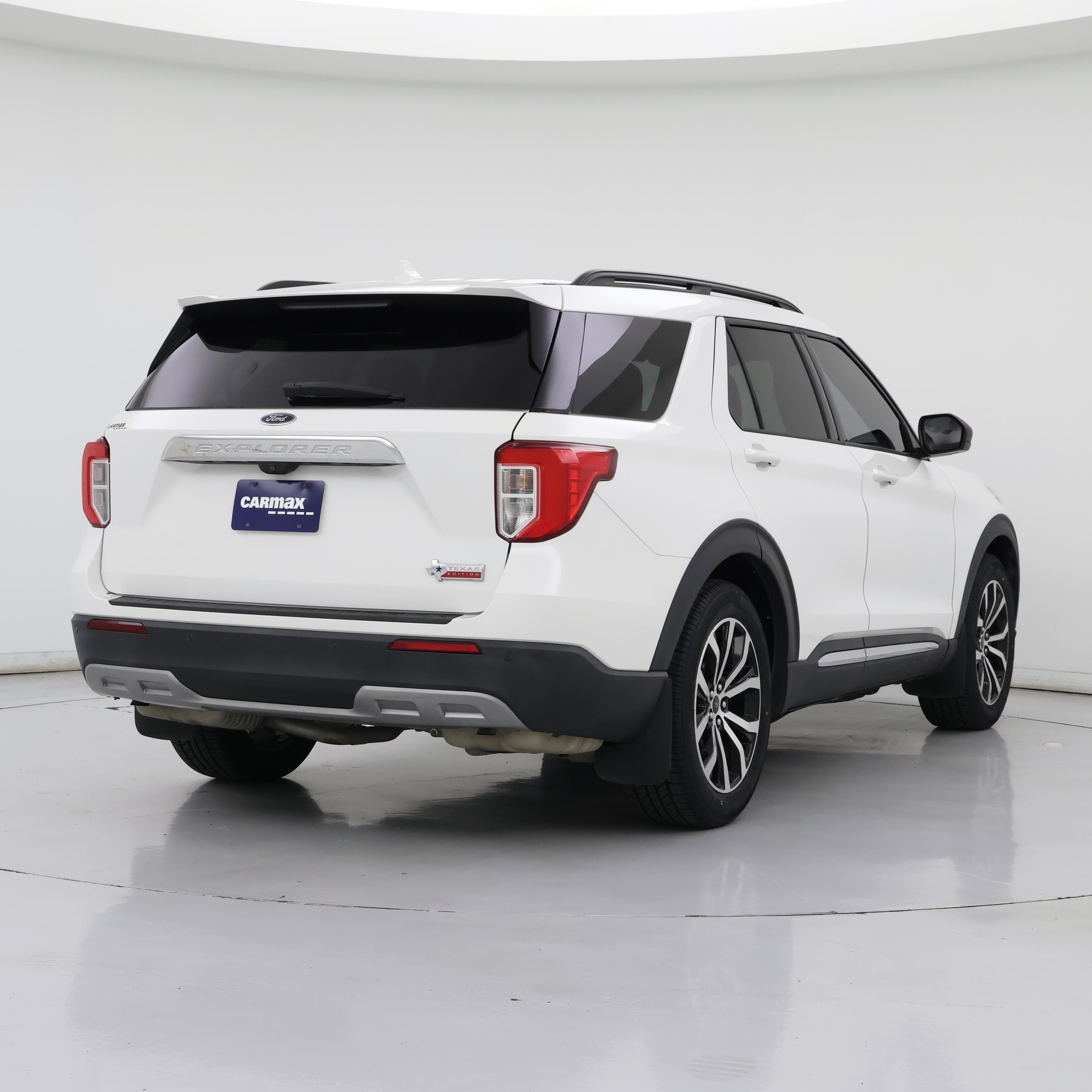Thumbnail: 2021 Ford Explorer - 8