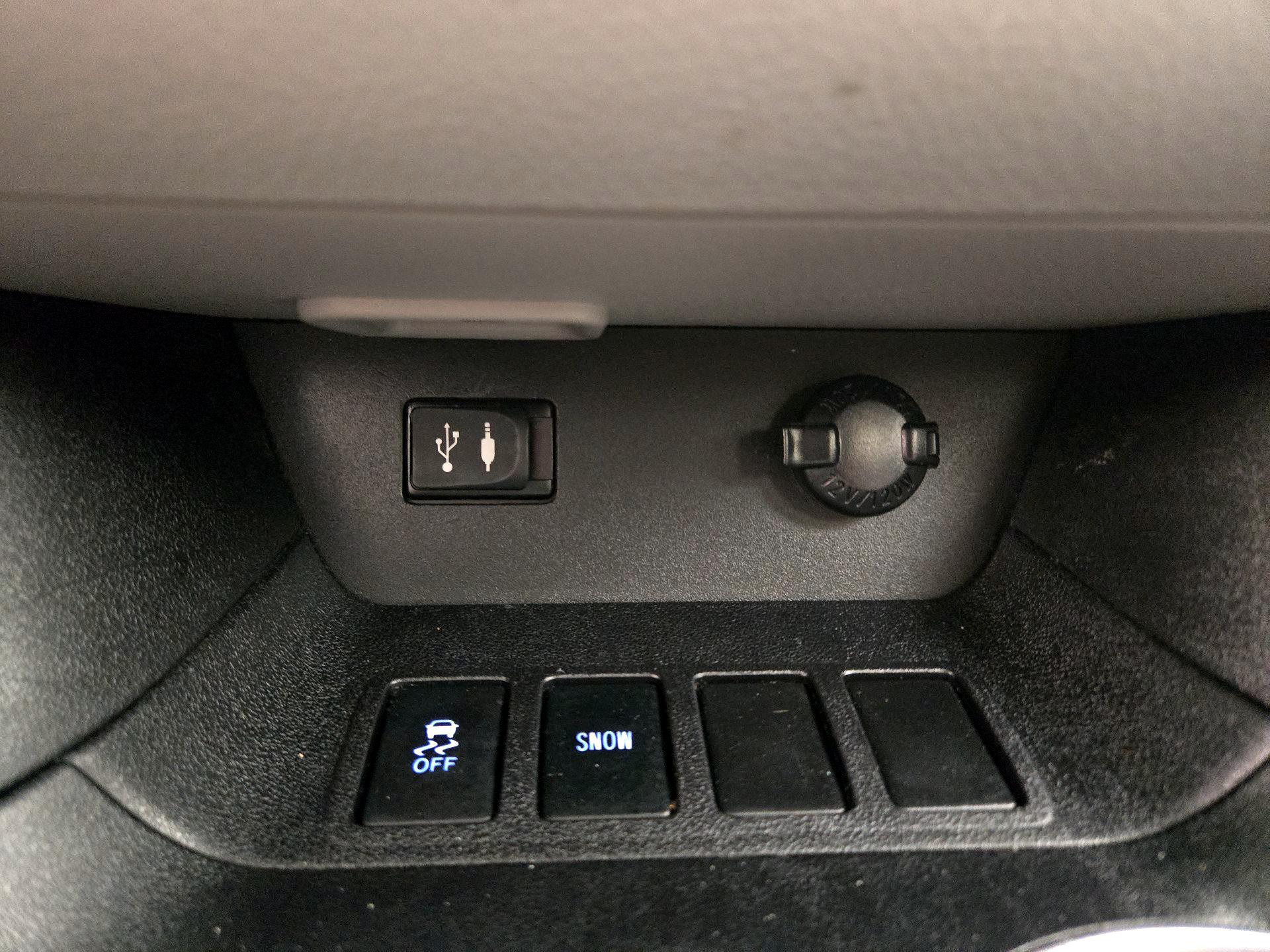 Thumbnail: 2015 Toyota Highlander - 19