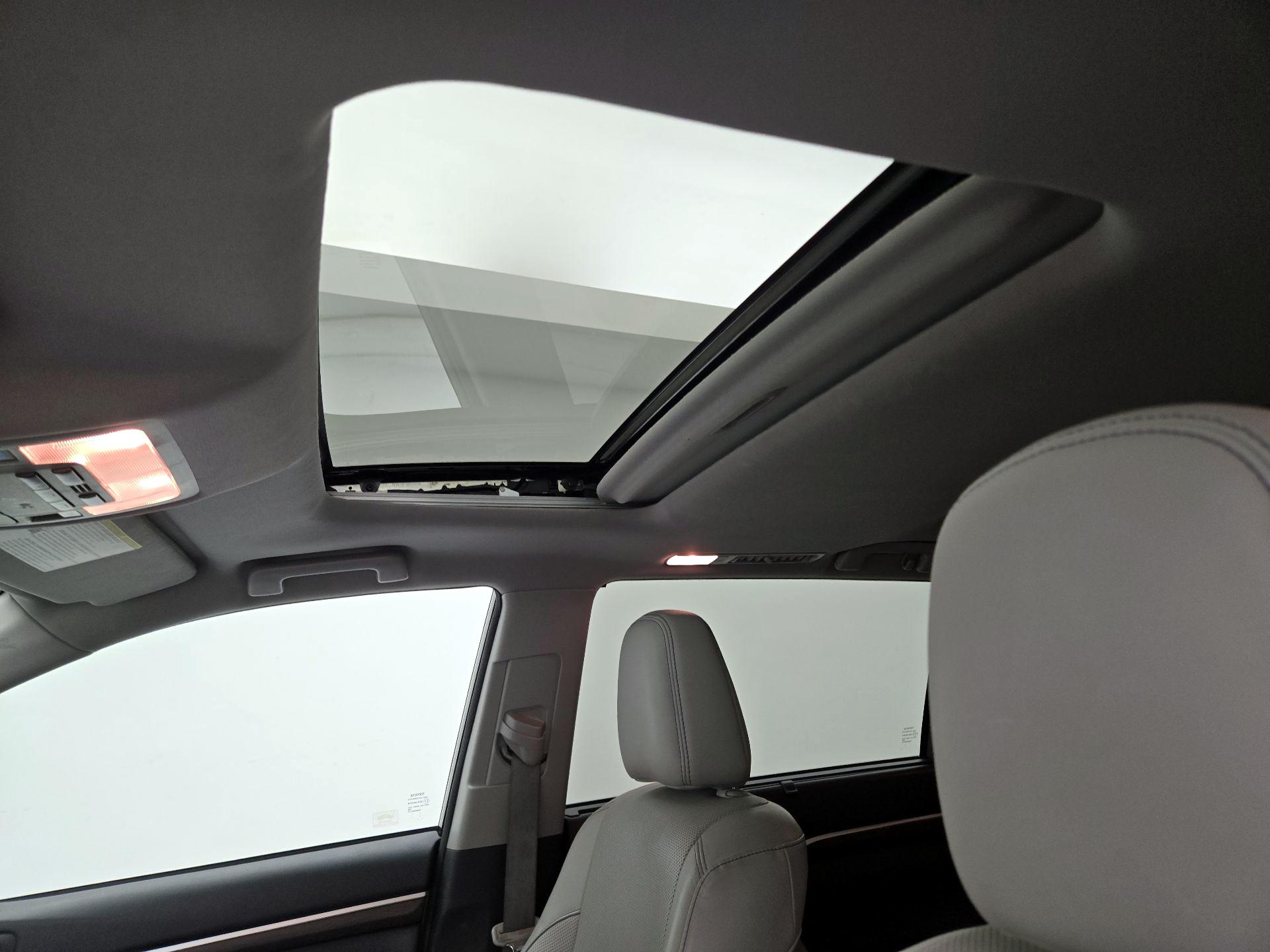 Thumbnail: 2015 Toyota Highlander - 20