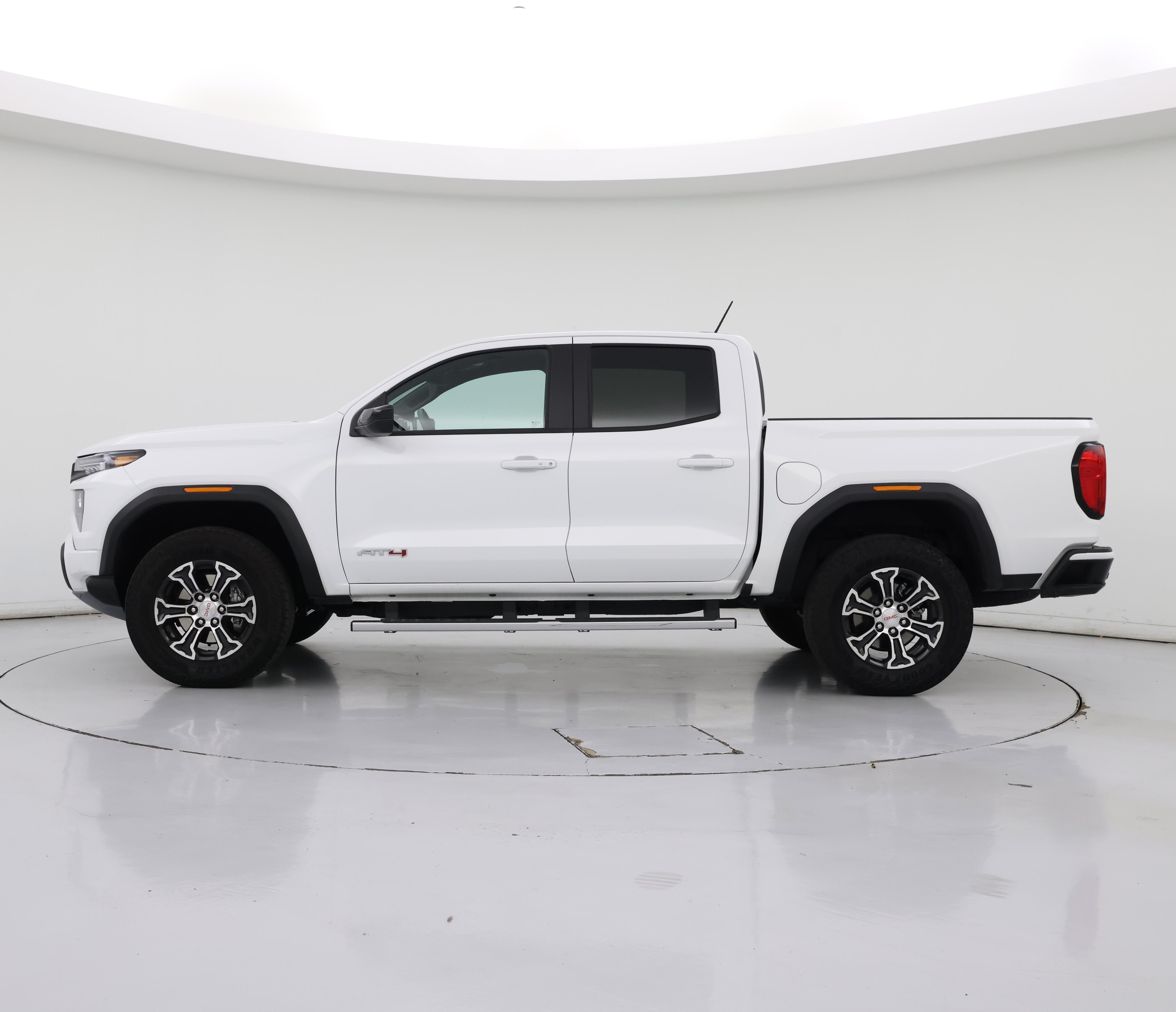 Thumbnail: 2025 GMC Canyon - 3