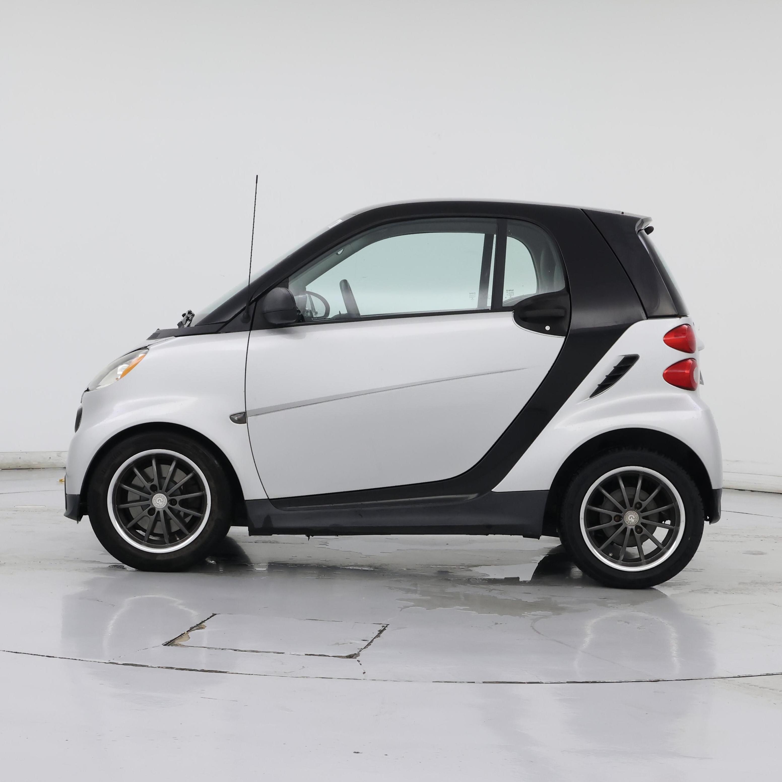 Thumbnail: 2015 smart fortwo - 3