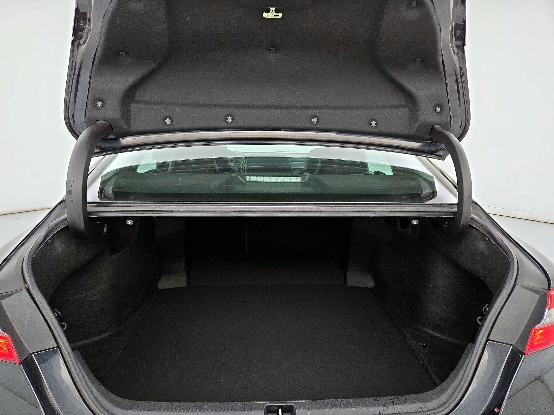 Thumbnail: 2019 Toyota Camry - 20