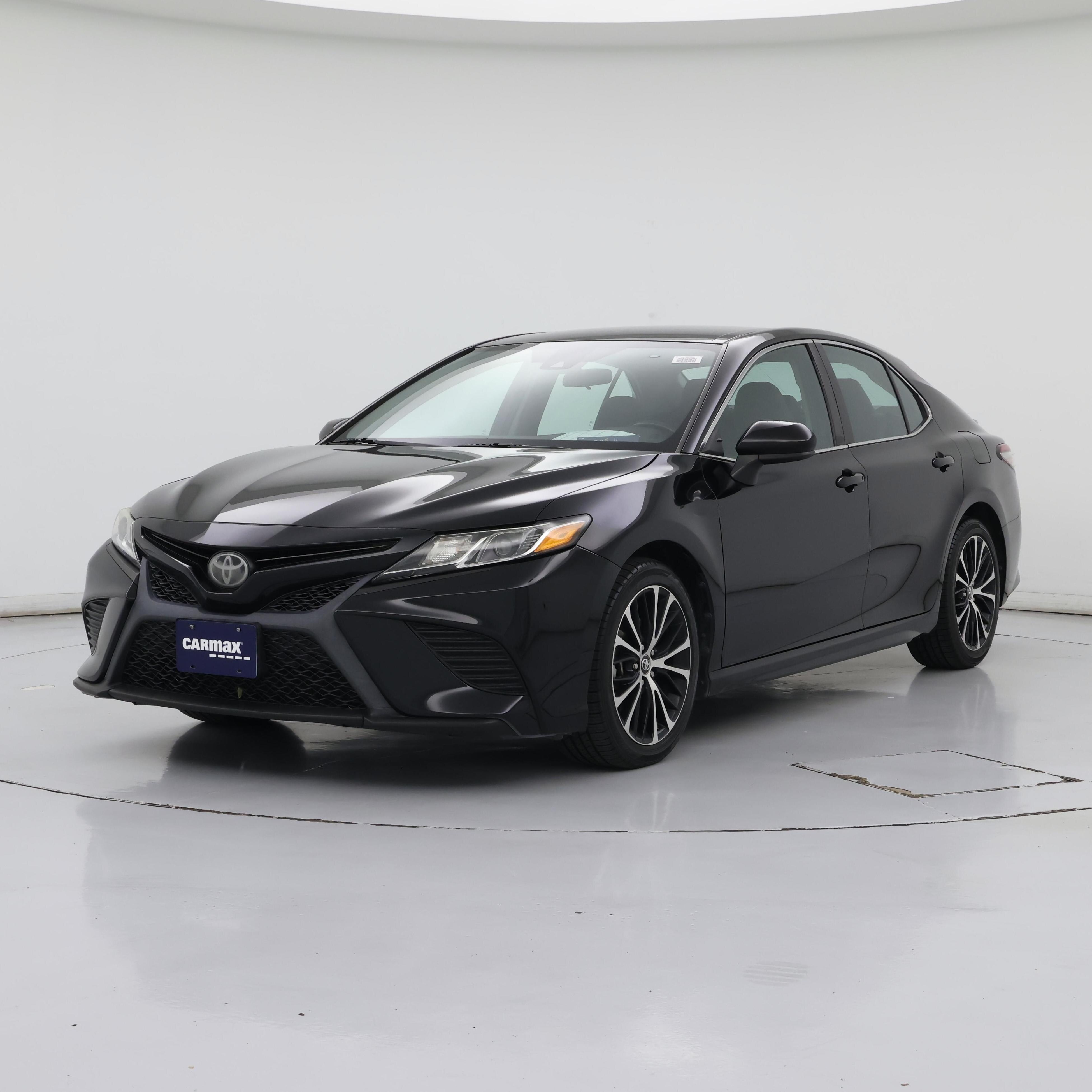 Thumbnail: 2019 Toyota Camry - 4