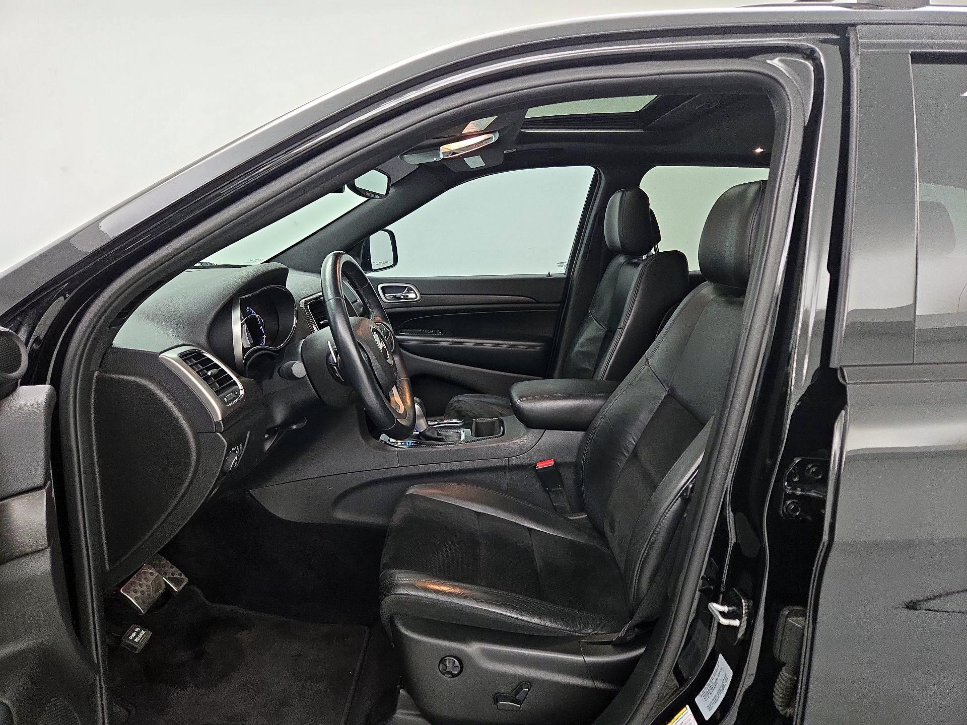 Thumbnail: 2017 Jeep Grand Cherokee - 11