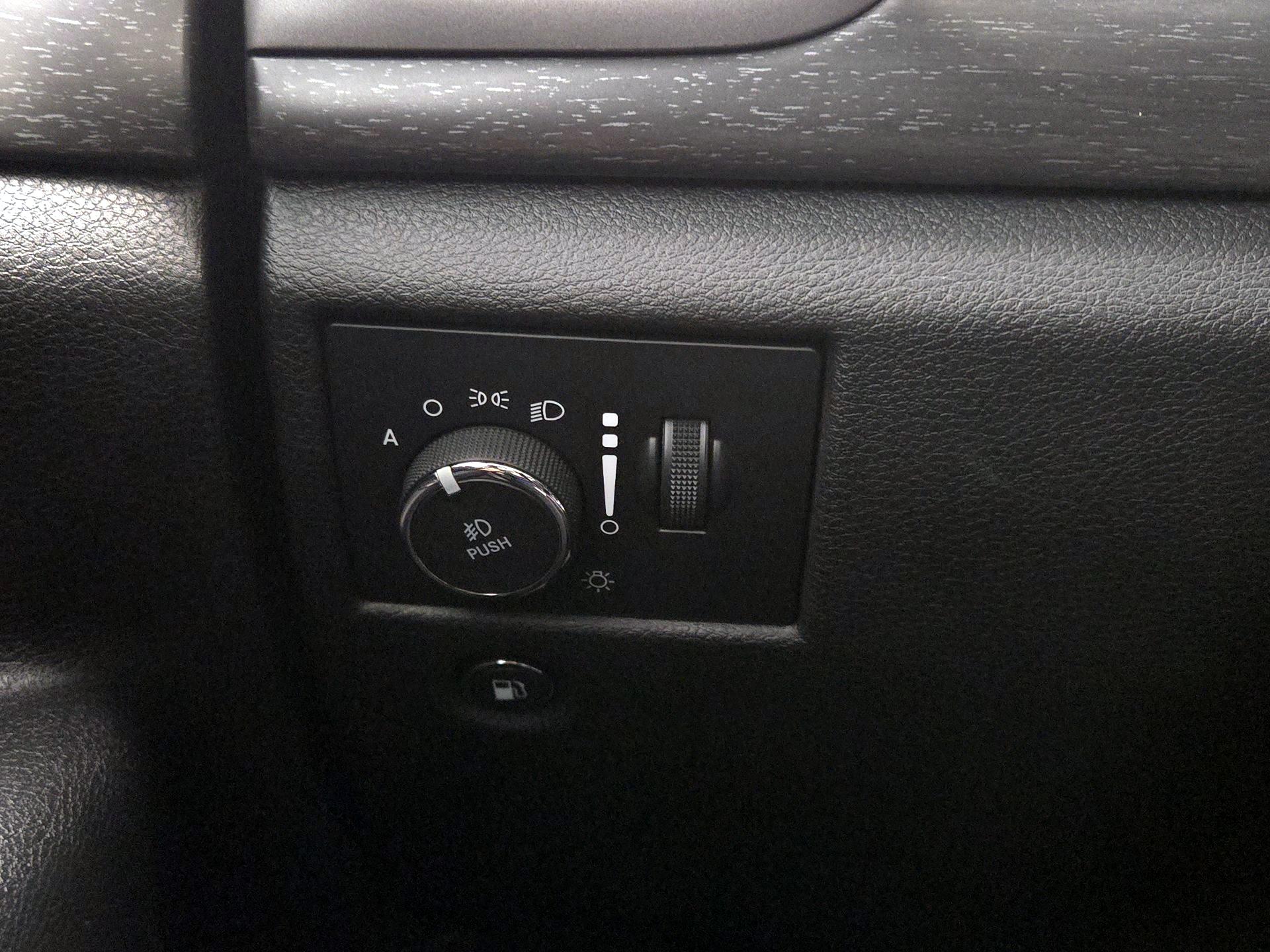 Thumbnail: 2017 Jeep Grand Cherokee - 13