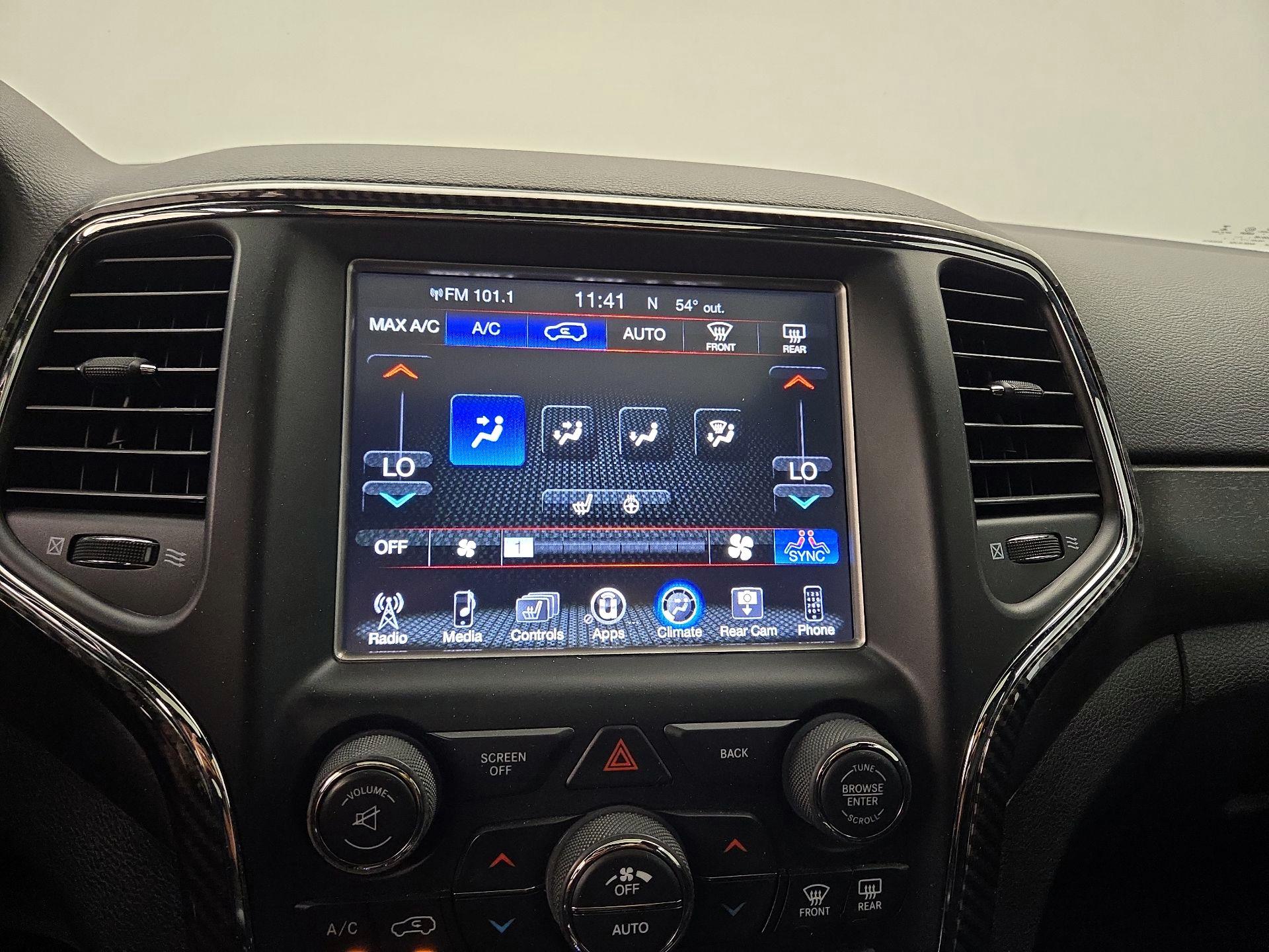 Thumbnail: 2017 Jeep Grand Cherokee - 16