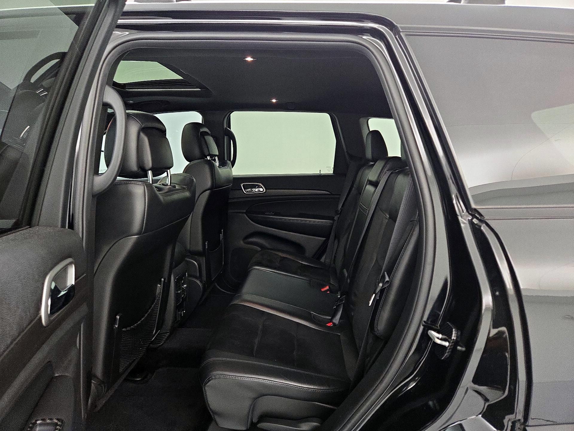 Thumbnail: 2017 Jeep Grand Cherokee - 20