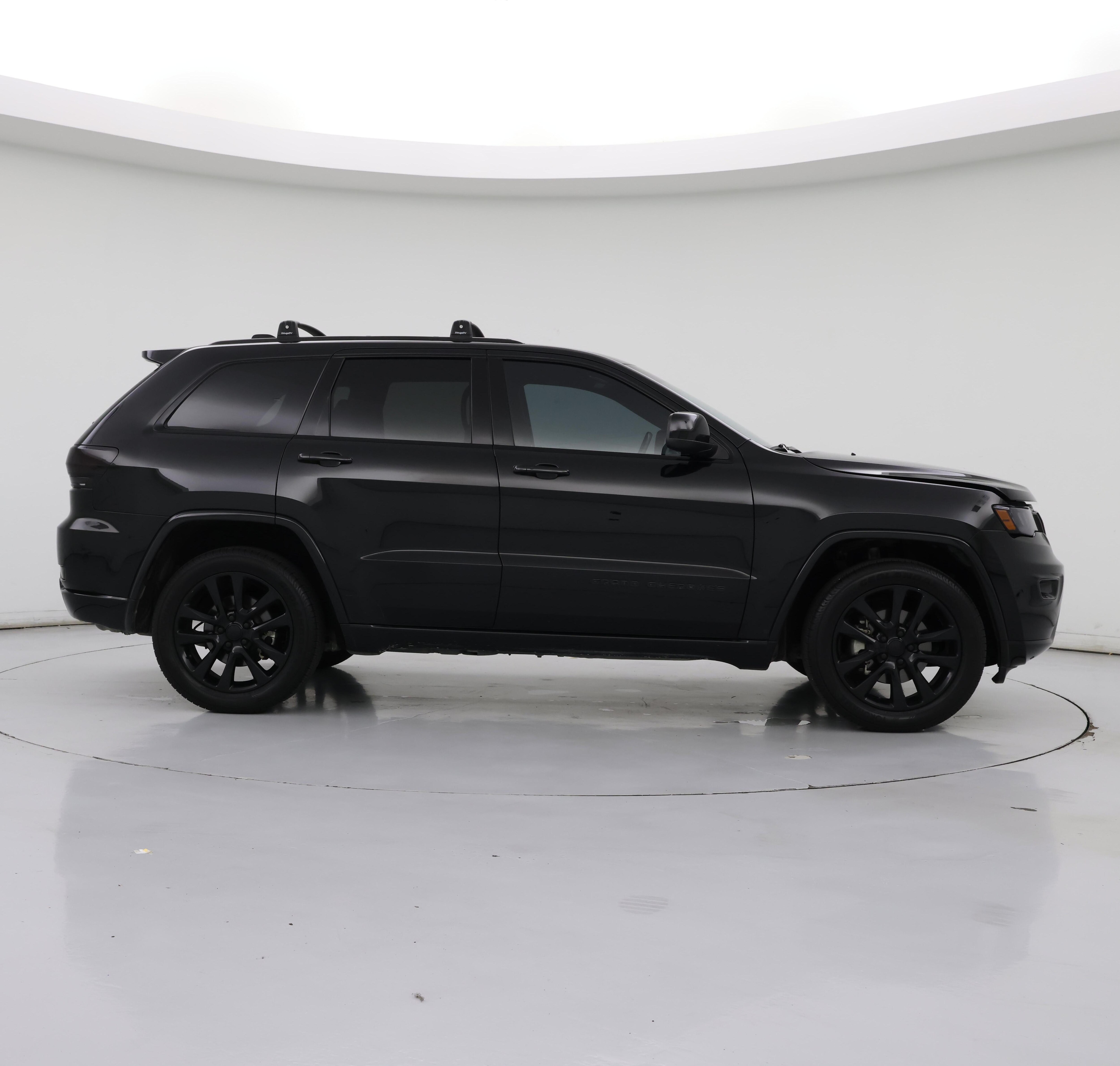 Thumbnail: 2017 Jeep Grand Cherokee - 7